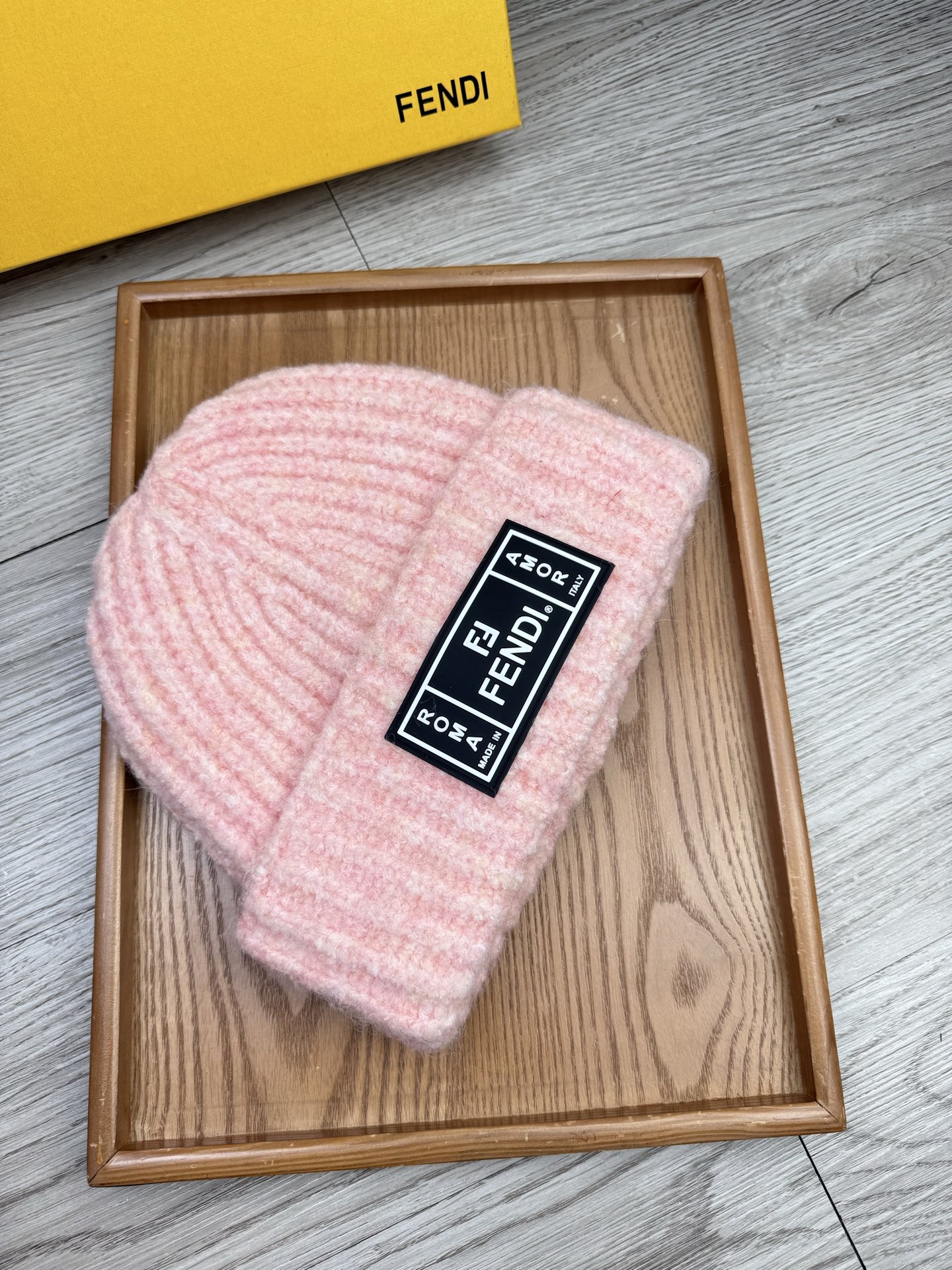 。F家。福利！【细毛线针织单帽】新款上架，特别实惠的一个系列帽子，面料：细毛线。密度紧致！毛线针织面料手