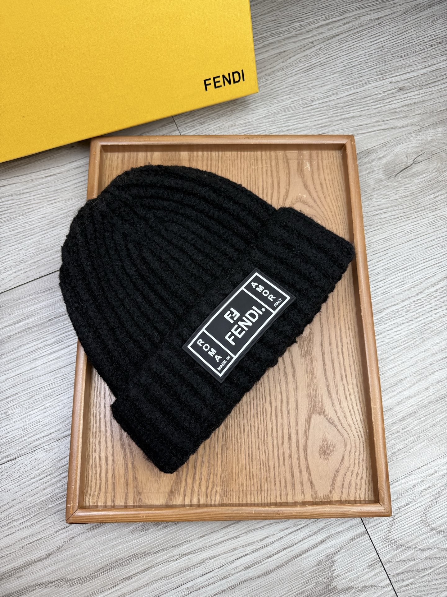 。F家。福利！【细毛线针织单帽】新款上架，特别实惠的一个系列帽子，面料：细毛线。密度紧致！毛线针织面料手