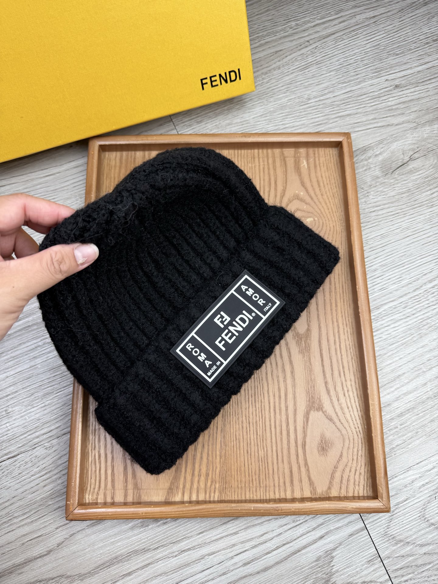 。F家。福利！【细毛线针织单帽】新款上架，特别实惠的一个系列帽子，面料：细毛线。密度紧致！毛线针织面料手