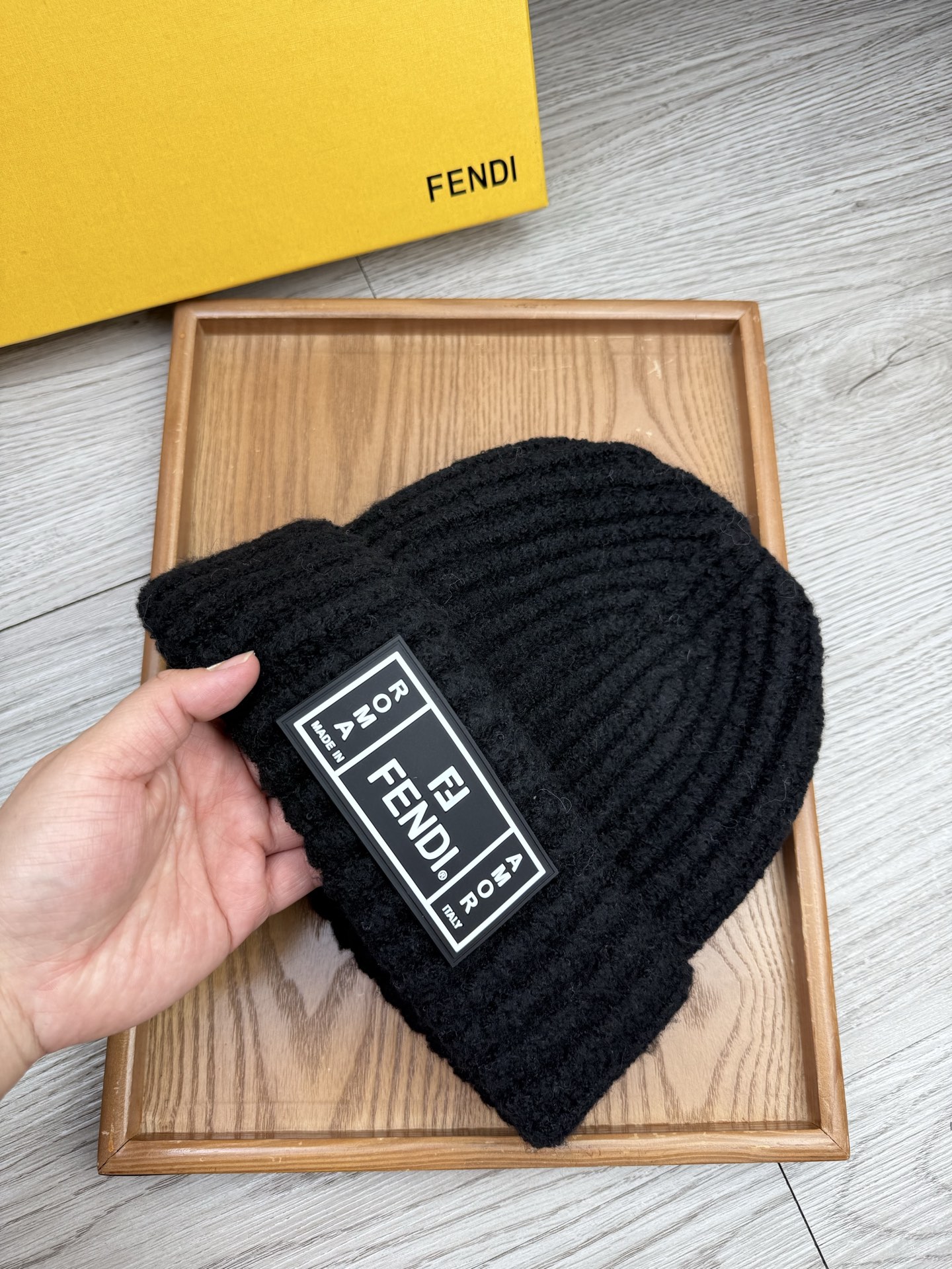 。F家。福利！【细毛线针织单帽】新款上架，特别实惠的一个系列帽子，面料：细毛线。密度紧致！毛线针织面料手