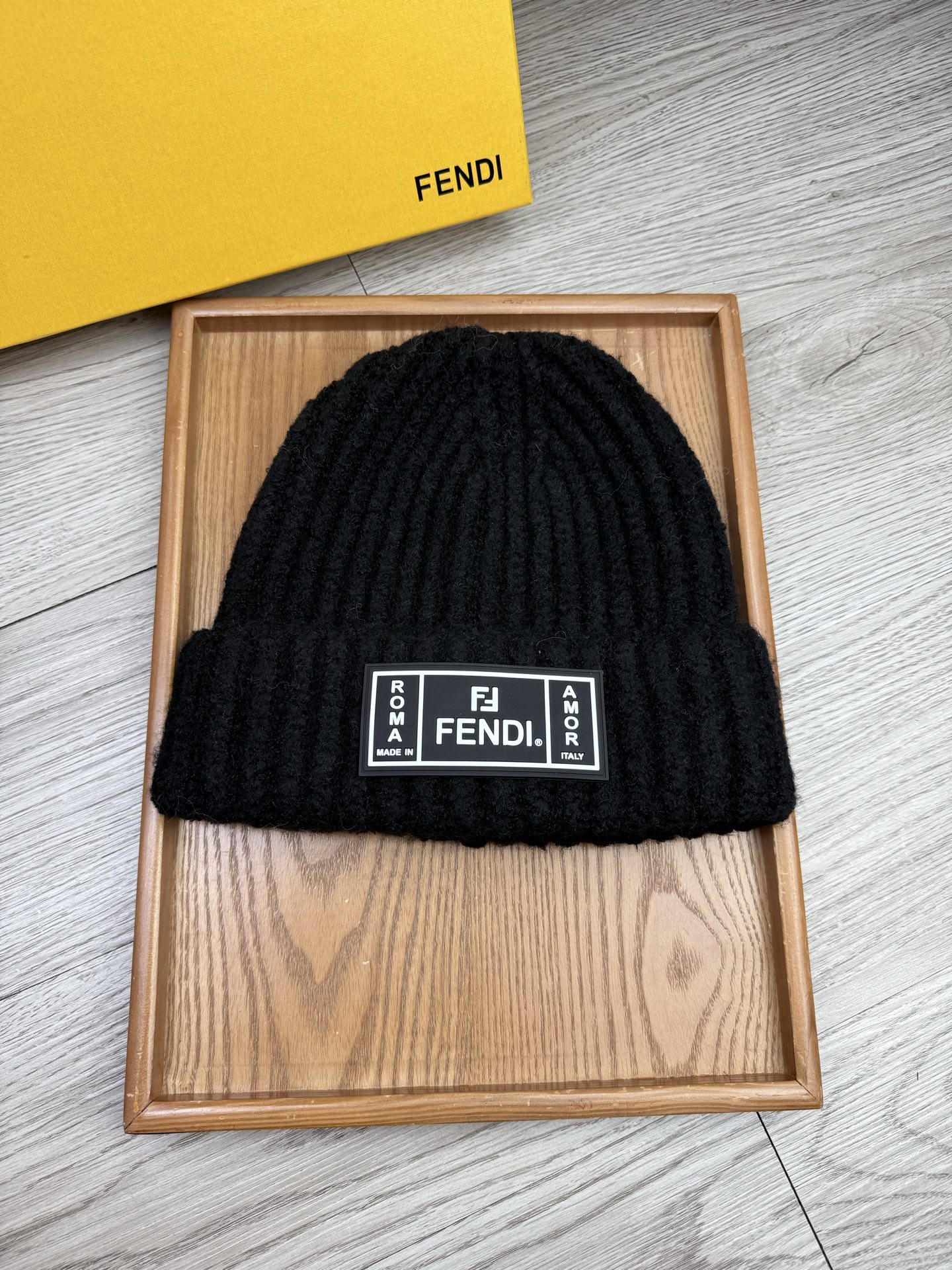 。F家。福利！【细毛线针织单帽】新款上架，特别实惠的一个系列帽子，面料：细毛线。密度紧致！毛线针织面料手