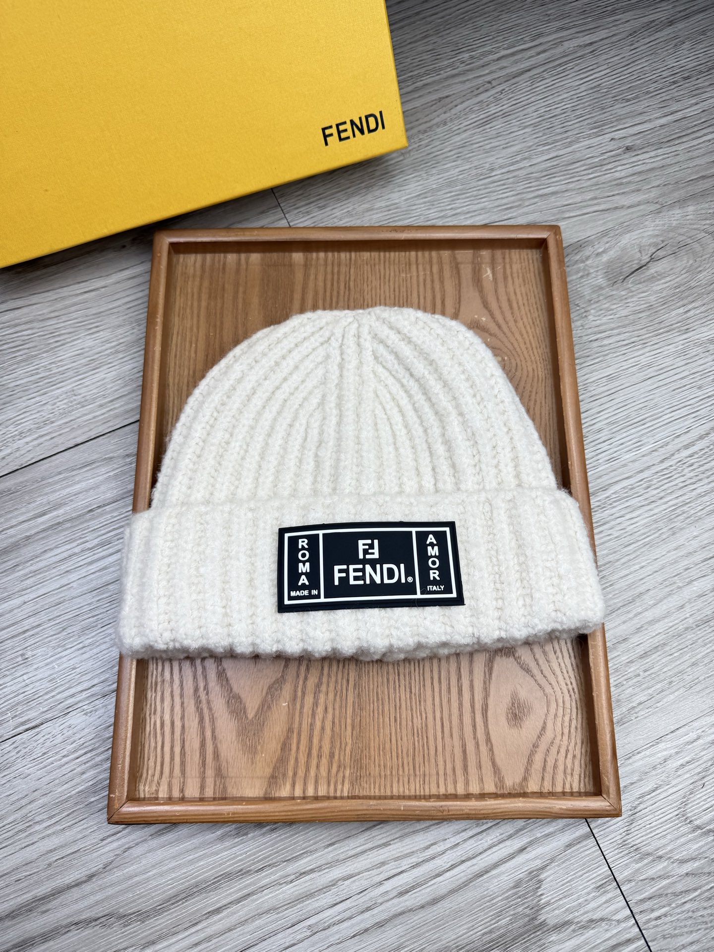 。F家。福利！【细毛线针织单帽】新款上架，特别实惠的一个系列帽子，面料：细毛线。密度紧致！毛线针织面料手