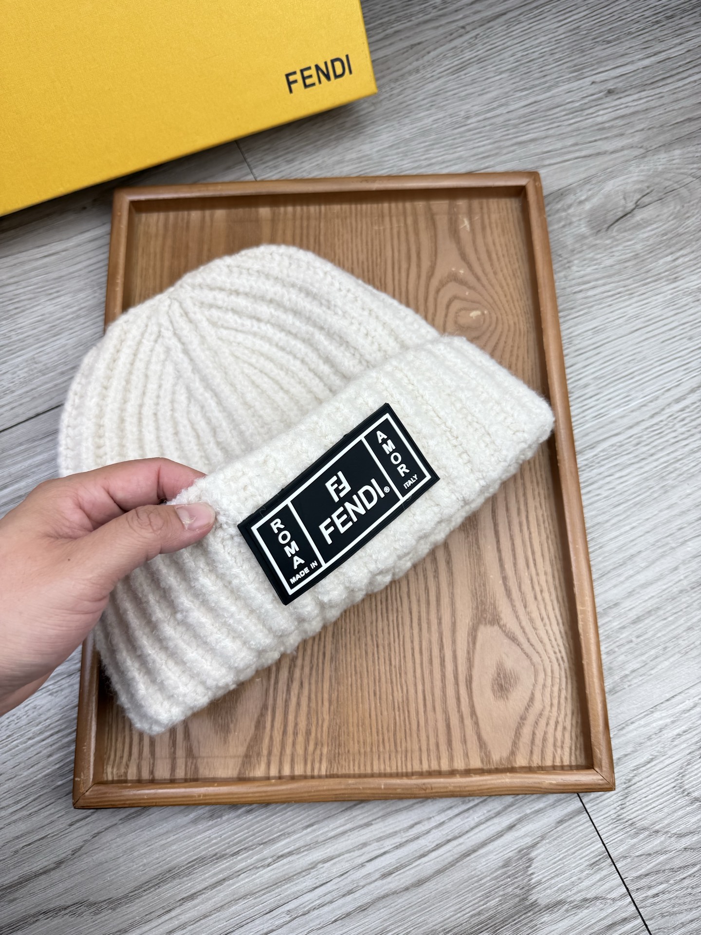 。F家。福利！【细毛线针织单帽】新款上架，特别实惠的一个系列帽子，面料：细毛线。密度紧致！毛线针织面料手