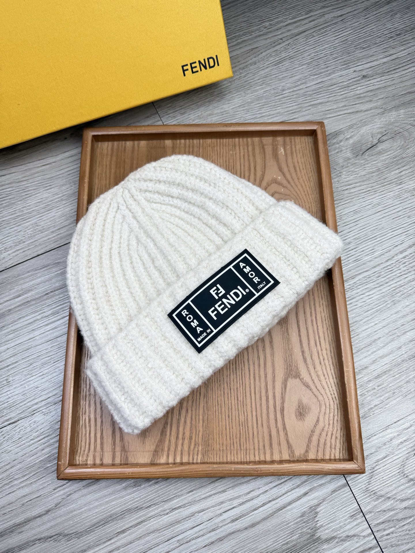 。F家。福利！【细毛线针织单帽】新款上架，特别实惠的一个系列帽子，面料：细毛线。密度紧致！毛线针织面料手