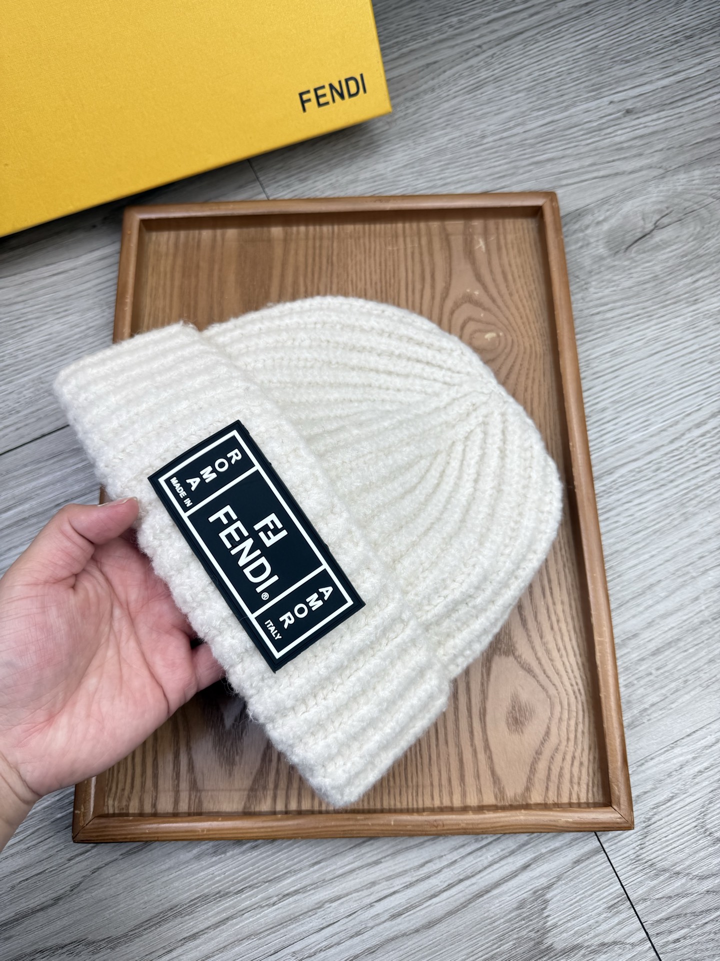 。F家。福利！【细毛线针织单帽】新款上架，特别实惠的一个系列帽子，面料：细毛线。密度紧致！毛线针织面料手