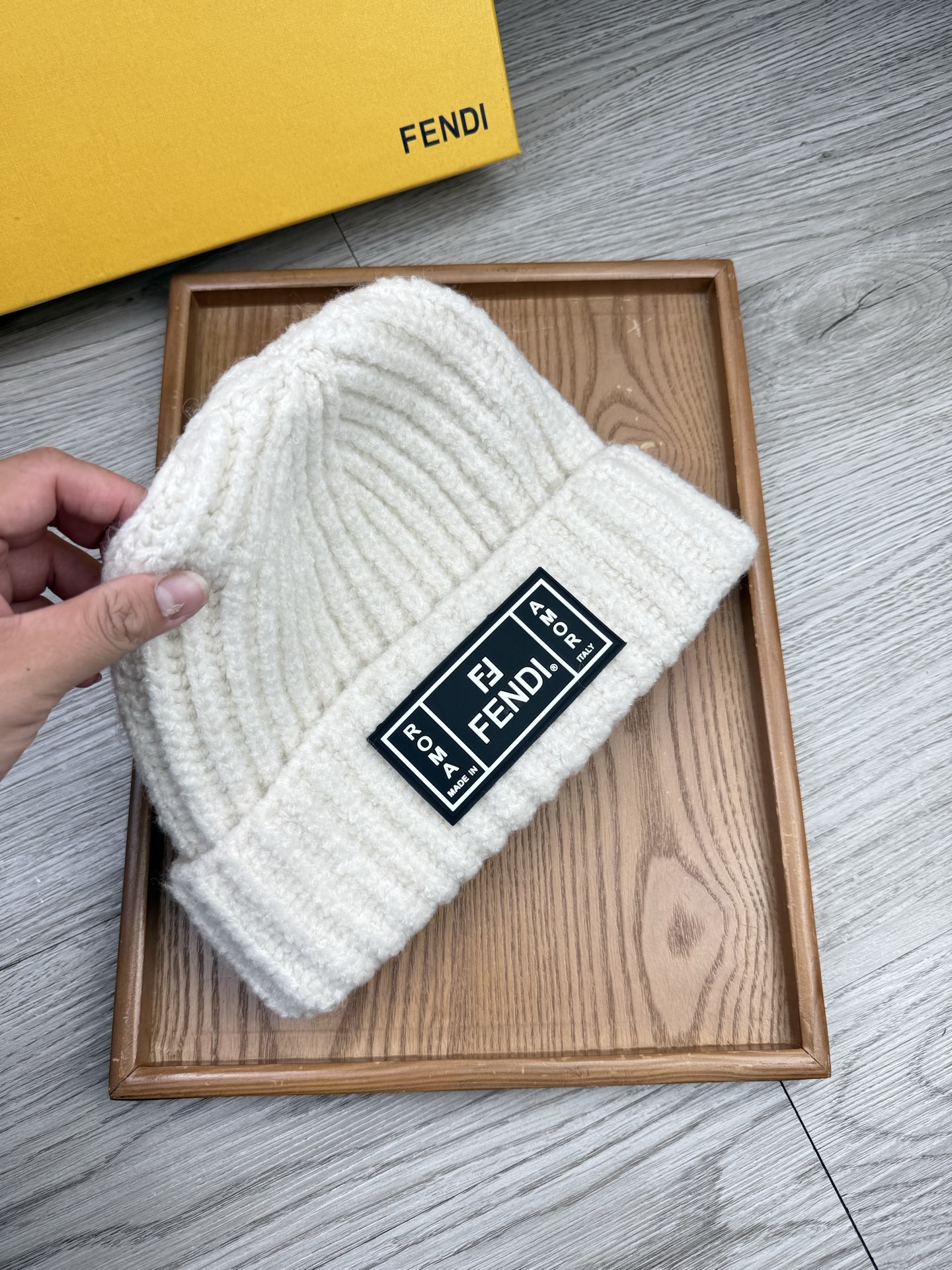 。F家。福利！【细毛线针织单帽】新款上架，特别实惠的一个系列帽子，面料：细毛线。密度紧致！毛线针织面料手