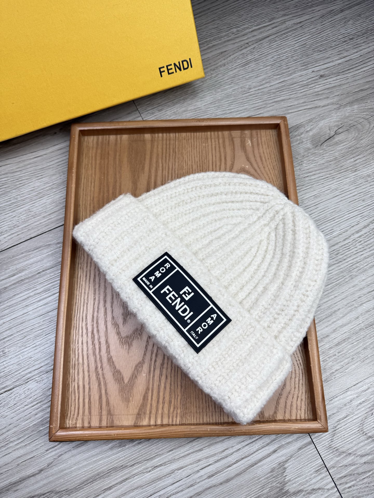 。F家。福利！【细毛线针织单帽】新款上架，特别实惠的一个系列帽子，面料：细毛线。密度紧致！毛线针织面料手