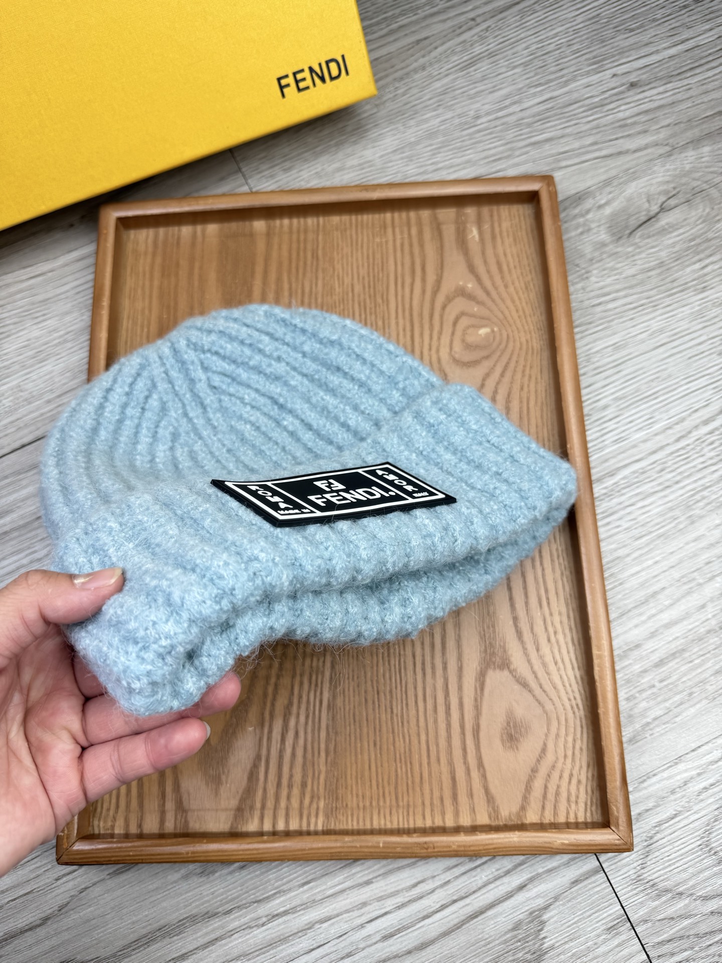 。F家。福利！【细毛线针织单帽】新款上架，特别实惠的一个系列帽子，面料：细毛线。密度紧致！毛线针织面料手