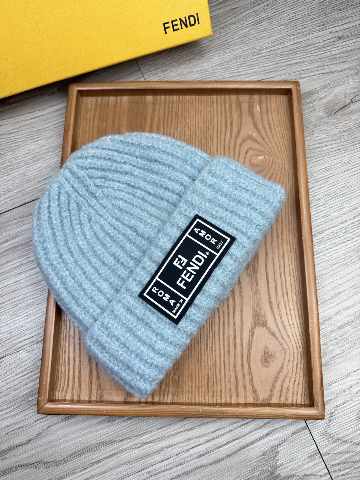 。F家。福利！【细毛线针织单帽】新款上架，特别实惠的一个系列帽子，面料：细毛线。密度紧致！毛线针织面料手