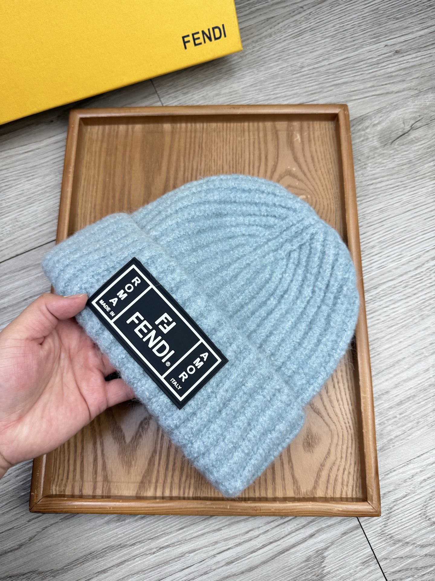 。F家。福利！【细毛线针织单帽】新款上架，特别实惠的一个系列帽子，面料：细毛线。密度紧致！毛线针织面料手