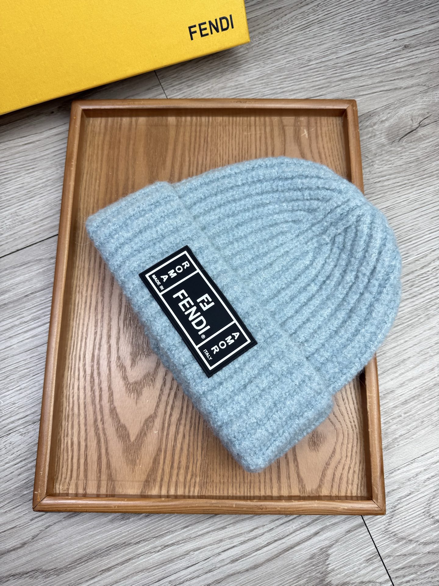 。F家。福利！【细毛线针织单帽】新款上架，特别实惠的一个系列帽子，面料：细毛线。密度紧致！毛线针织面料手