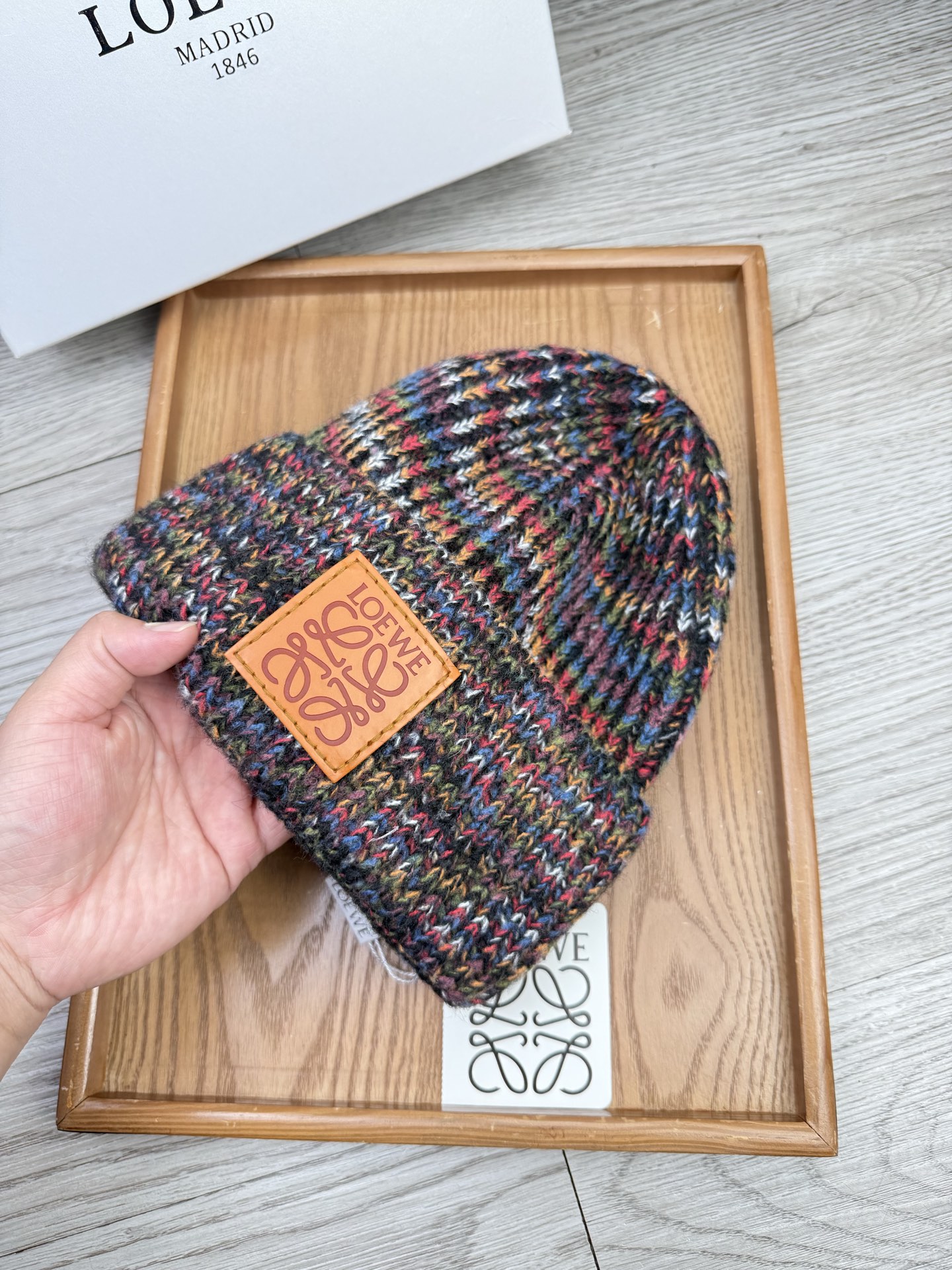 。Loewe。福利！【细毛线针织单帽】新款上架，特别实惠的一个系列帽子，面料：细毛线。密度紧致！毛线针织