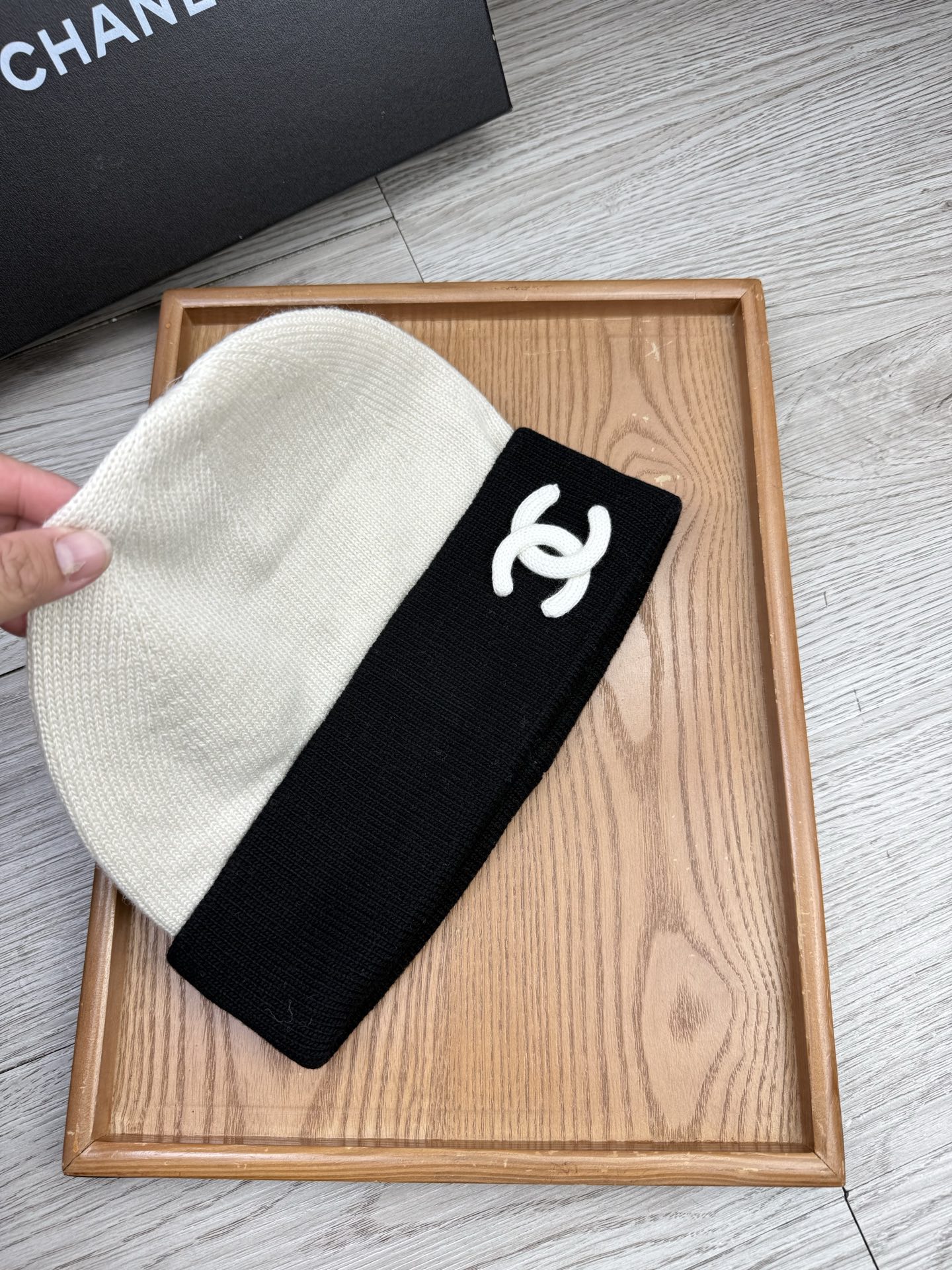 。C家。福利！【细羊毛针织单帽】新款上架，特别实惠的一个系列帽子，面料：细毛线。密度紧致！毛线针织面料手