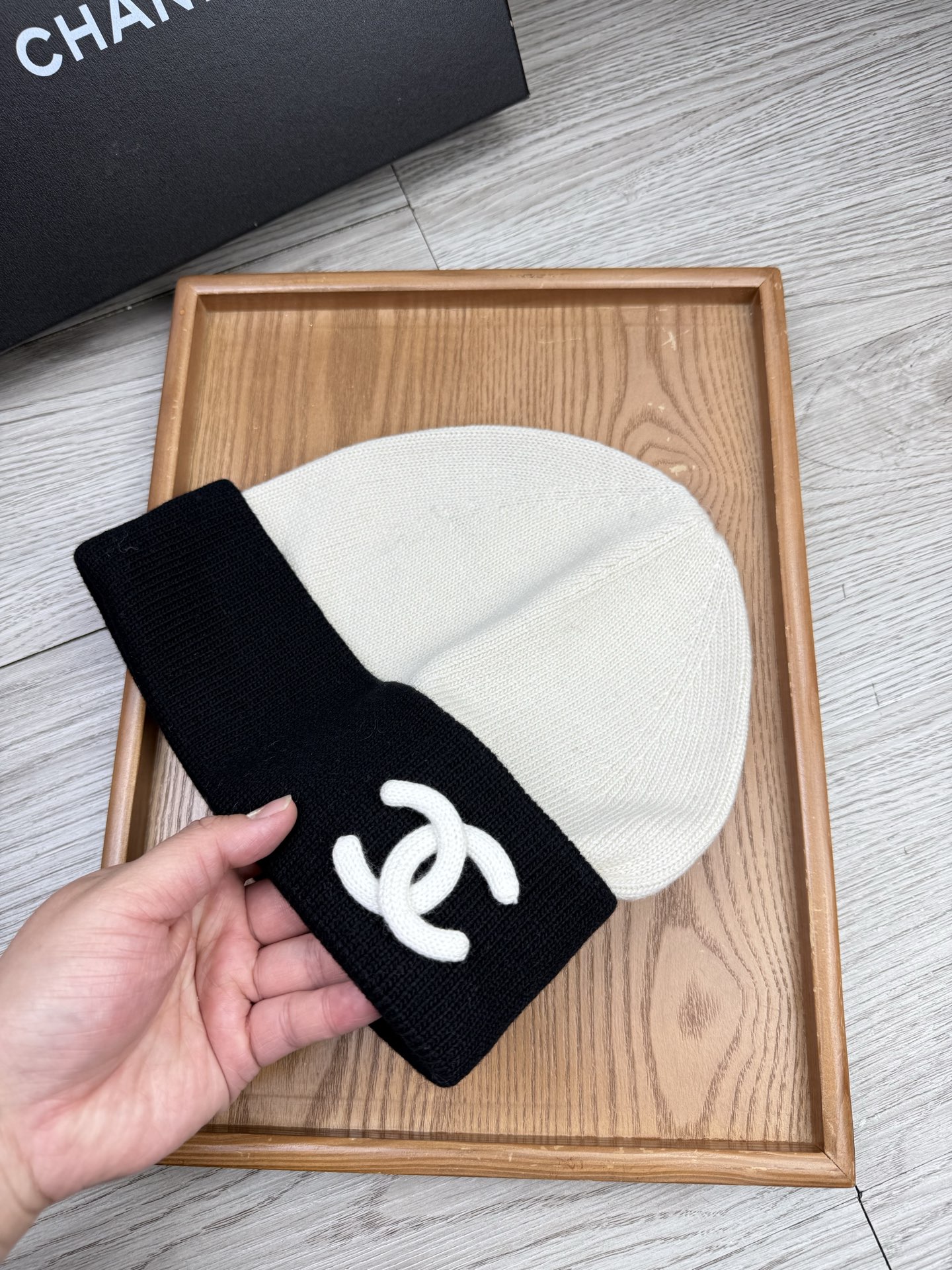 。C家。福利！【细羊毛针织单帽】新款上架，特别实惠的一个系列帽子，面料：细毛线。密度紧致！毛线针织面料手