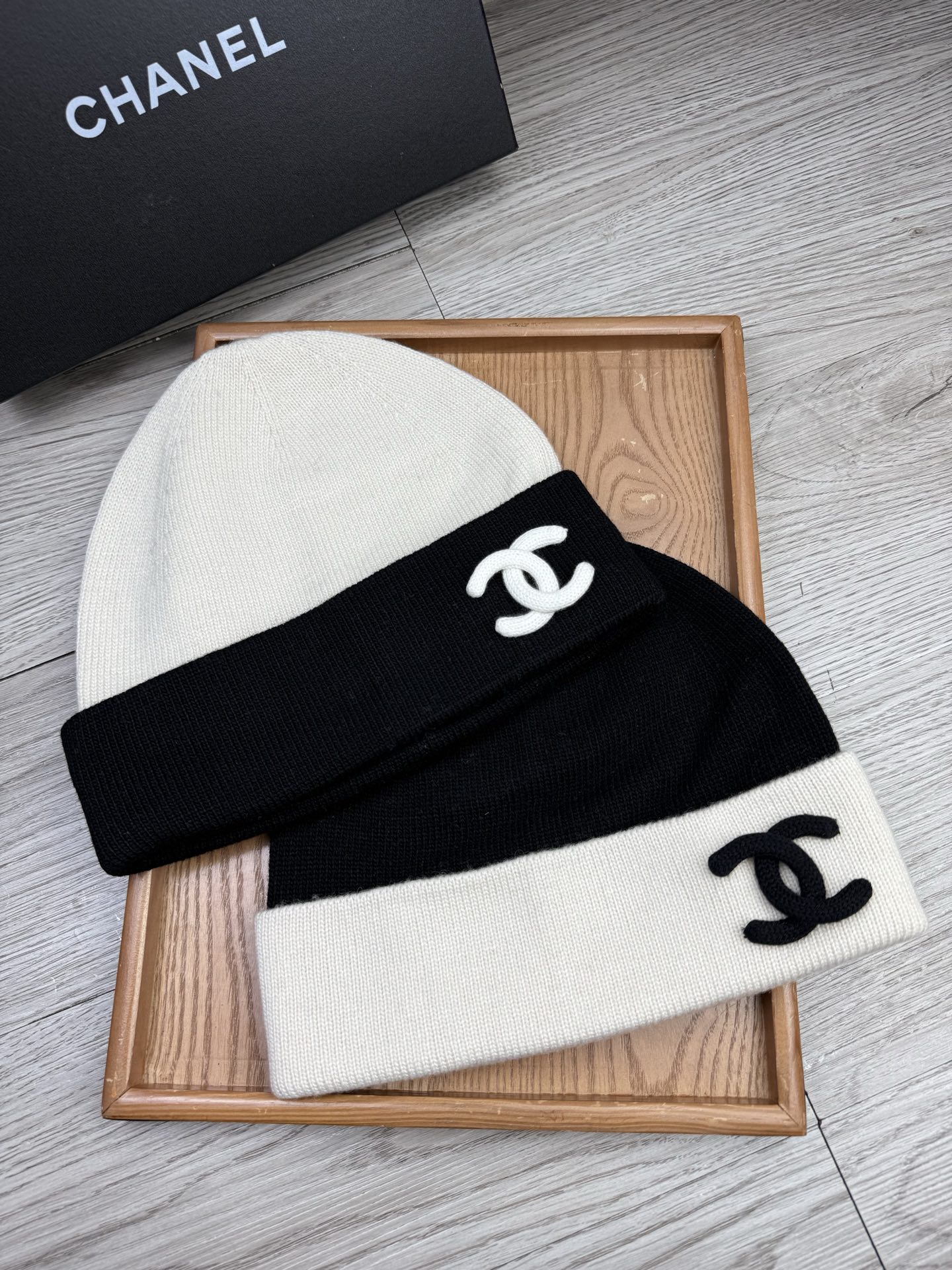 。C家。福利！【细羊毛针织单帽】新款上架，特别实惠的一个系列帽子，面料：细毛线。密度紧致！毛线针织面料手