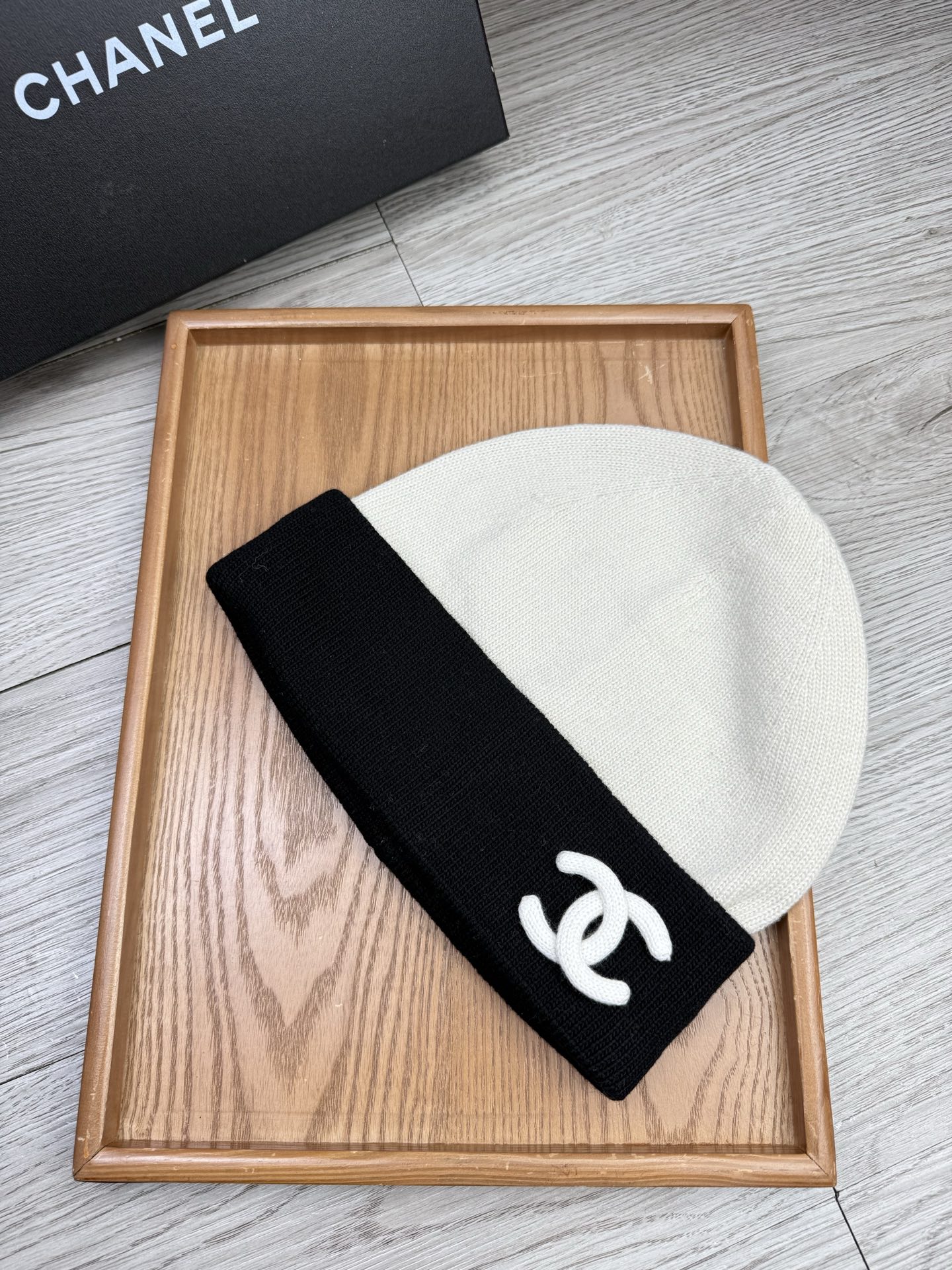 。C家。福利！【细羊毛针织单帽】新款上架，特别实惠的一个系列帽子，面料：细毛线。密度紧致！毛线针织面料手