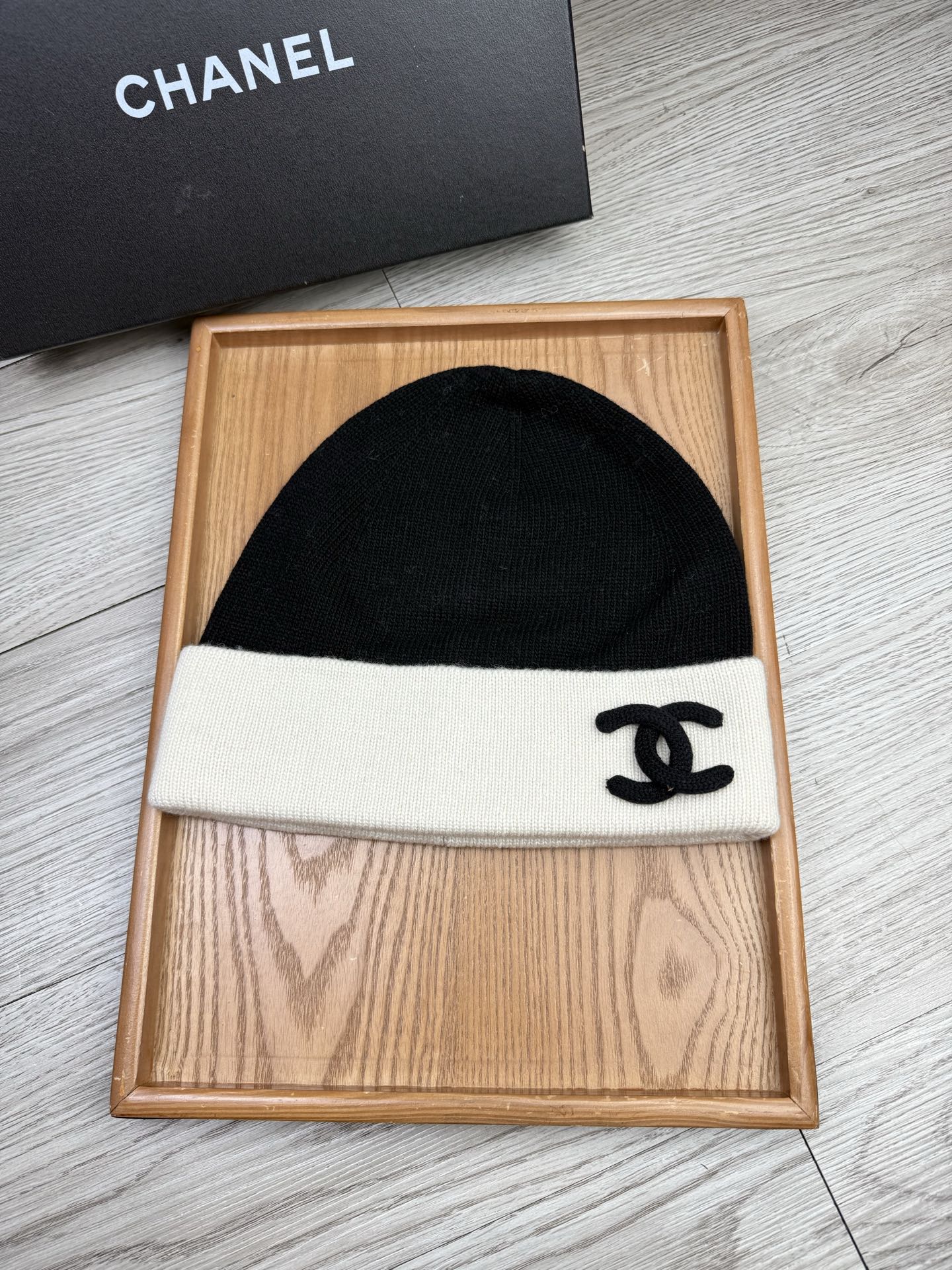 。C家。福利！【细羊毛针织单帽】新款上架，特别实惠的一个系列帽子，面料：细毛线。密度紧致！毛线针织面料手