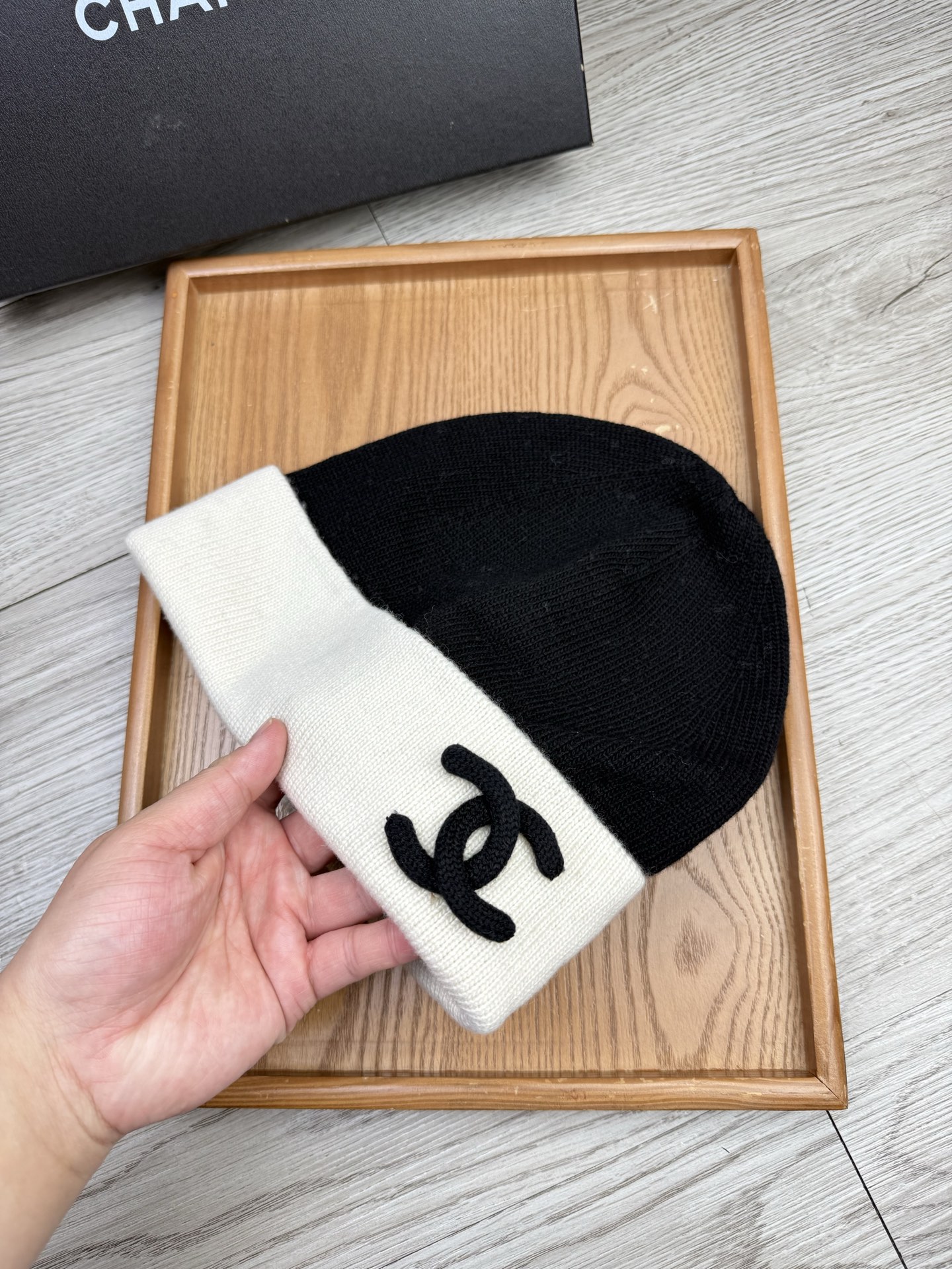 。C家。福利！【细羊毛针织单帽】新款上架，特别实惠的一个系列帽子，面料：细毛线。密度紧致！毛线针织面料手