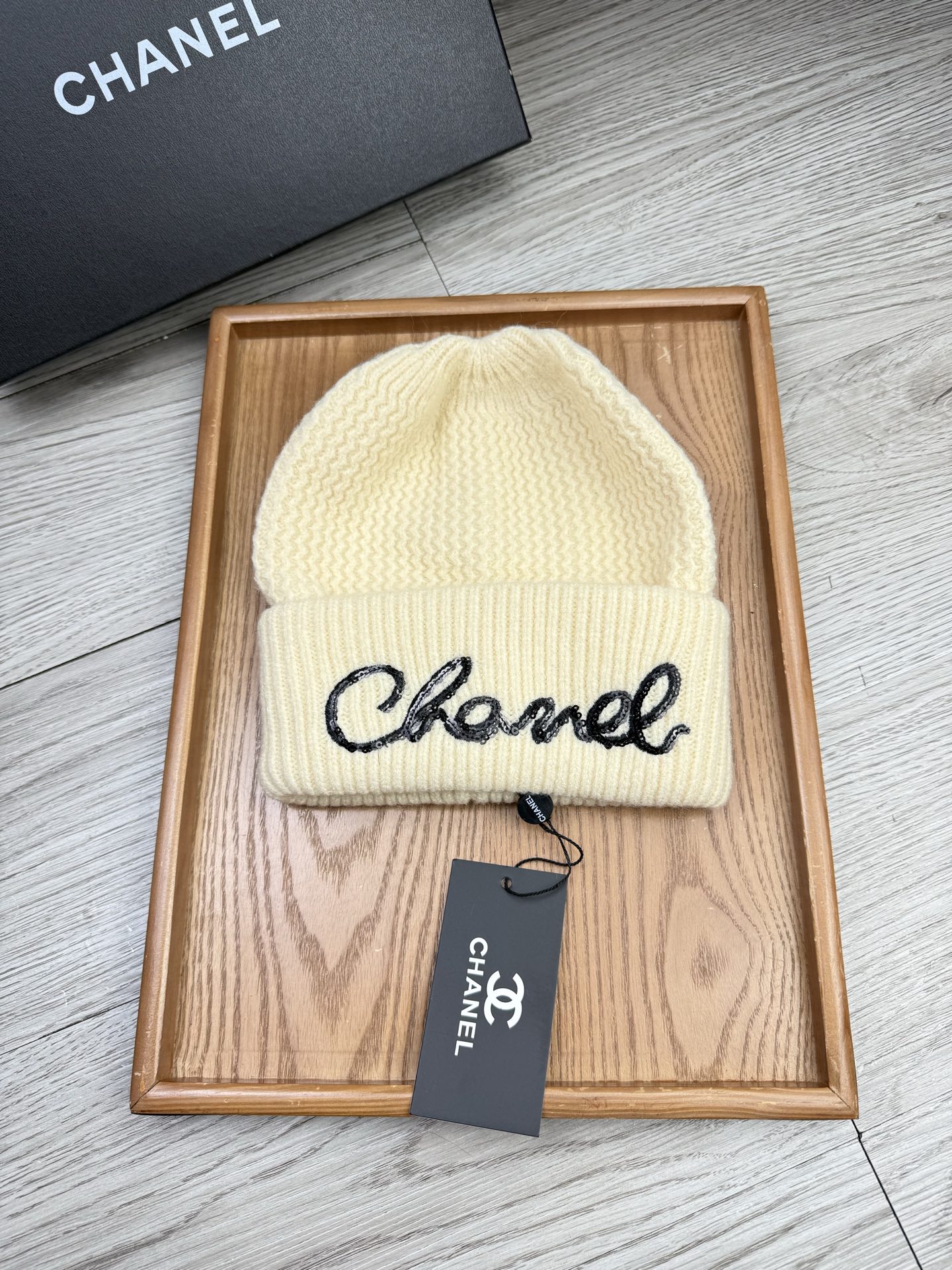 。C家。福利！【细羊毛针织单帽】新款上架，特别实惠的一个系列帽子，面料：细毛线。密度紧致！毛线针织面料手