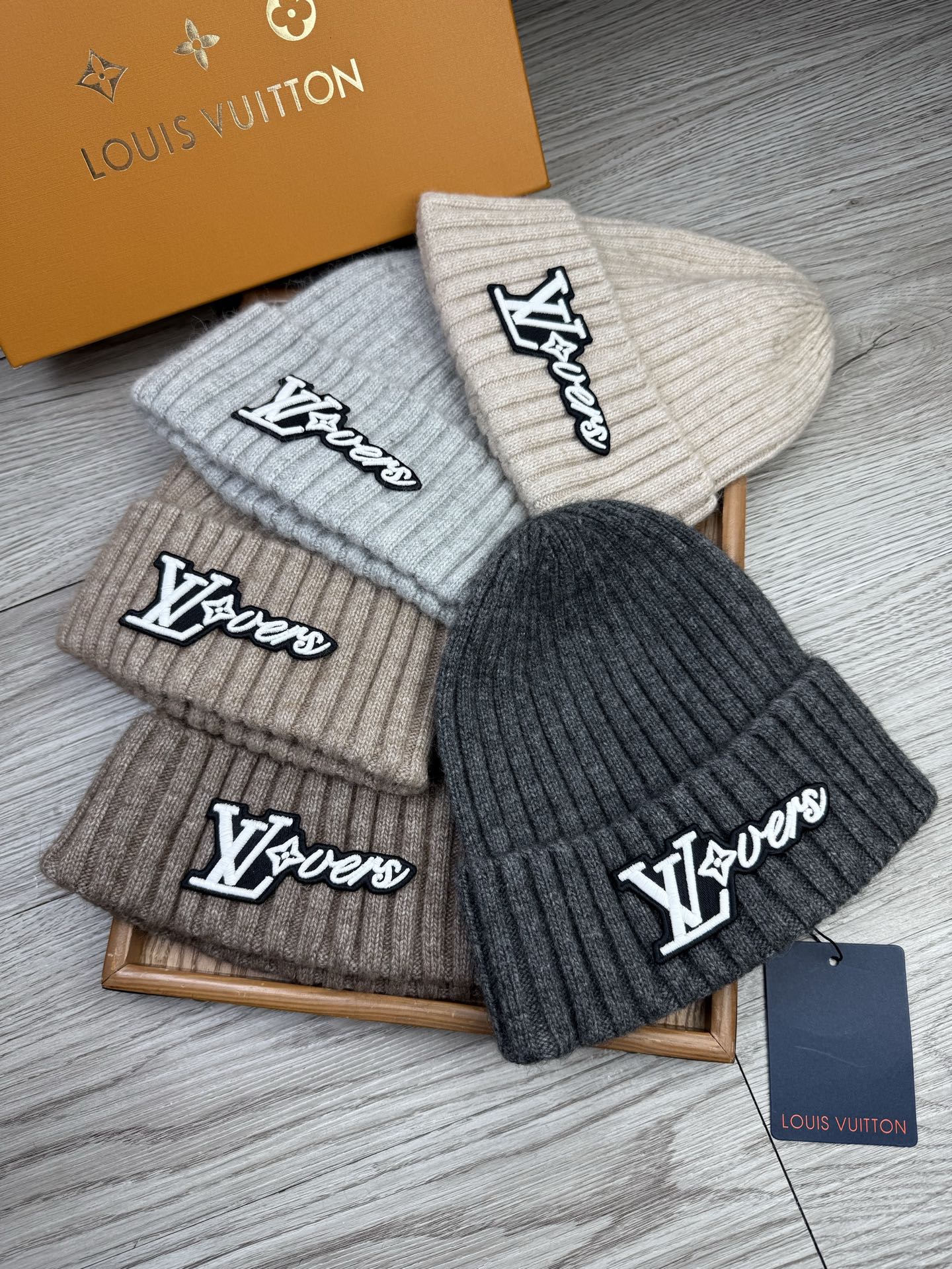 。L家。福利！【细羊毛针织单帽】新款上架，特别实惠的一个系列帽子，面料：细毛线。密度紧致！毛线针织面料手