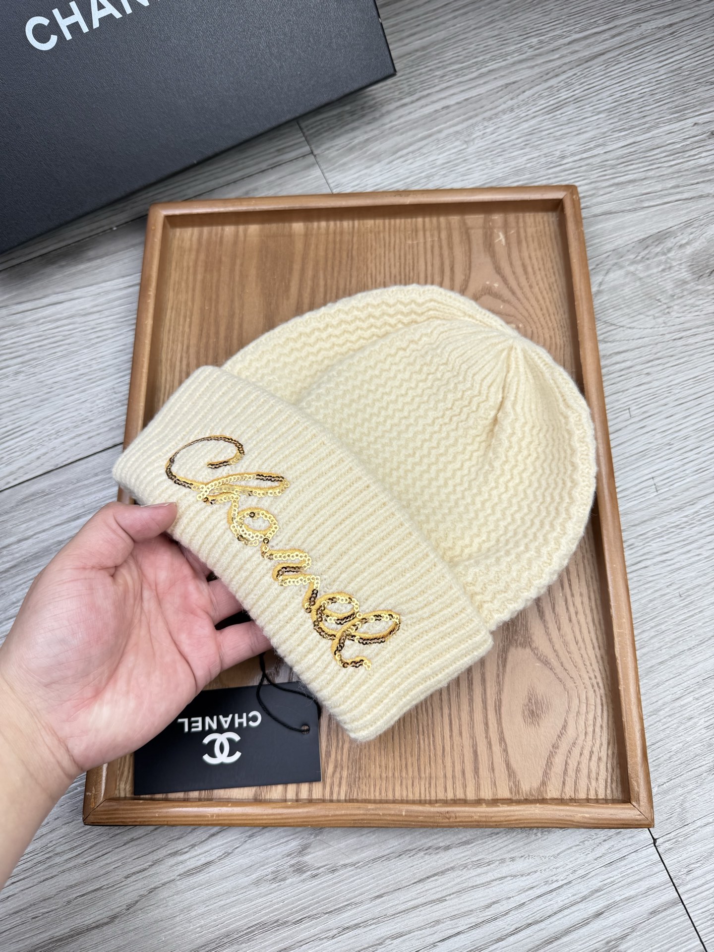 。C家。福利！【细羊毛针织单帽】新款上架，特别实惠的一个系列帽子，面料：细毛线。密度紧致！毛线针织面料手