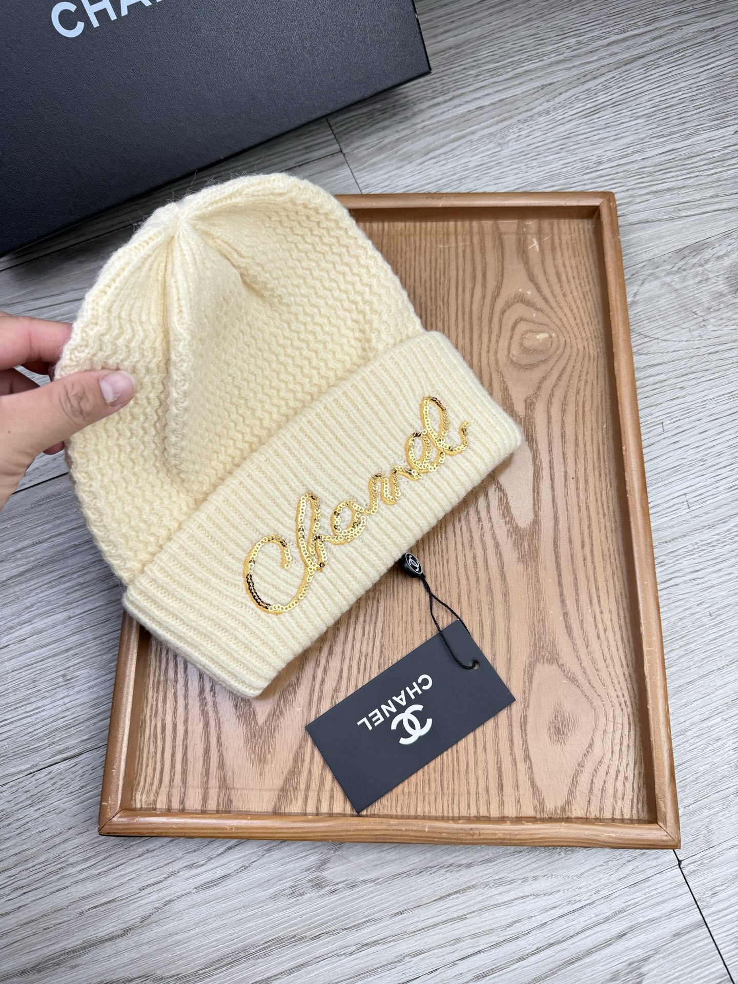 。C家。福利！【细羊毛针织单帽】新款上架，特别实惠的一个系列帽子，面料：细毛线。密度紧致！毛线针织面料手