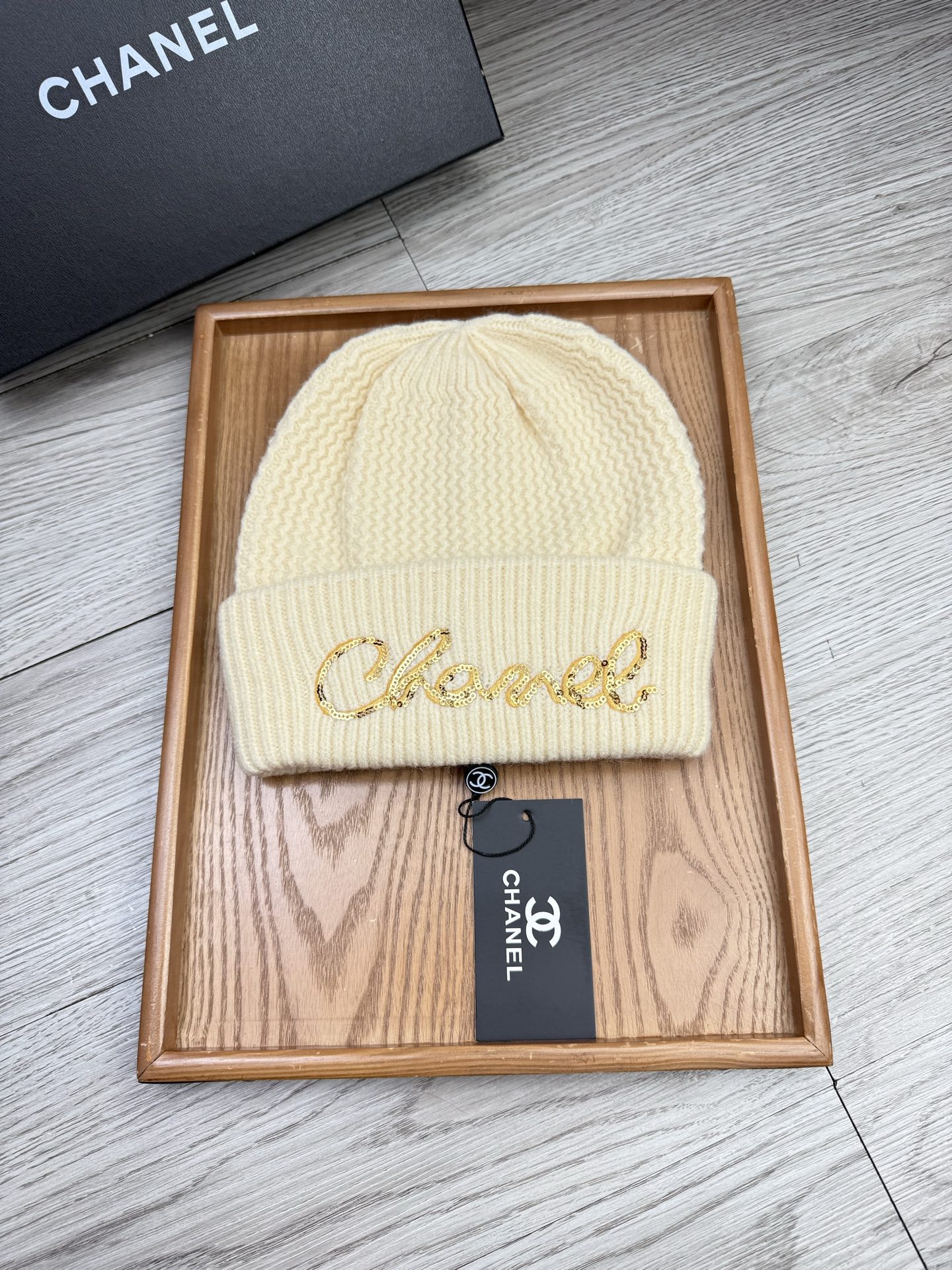 。C家。福利！【细羊毛针织单帽】新款上架，特别实惠的一个系列帽子，面料：细毛线。密度紧致！毛线针织面料手