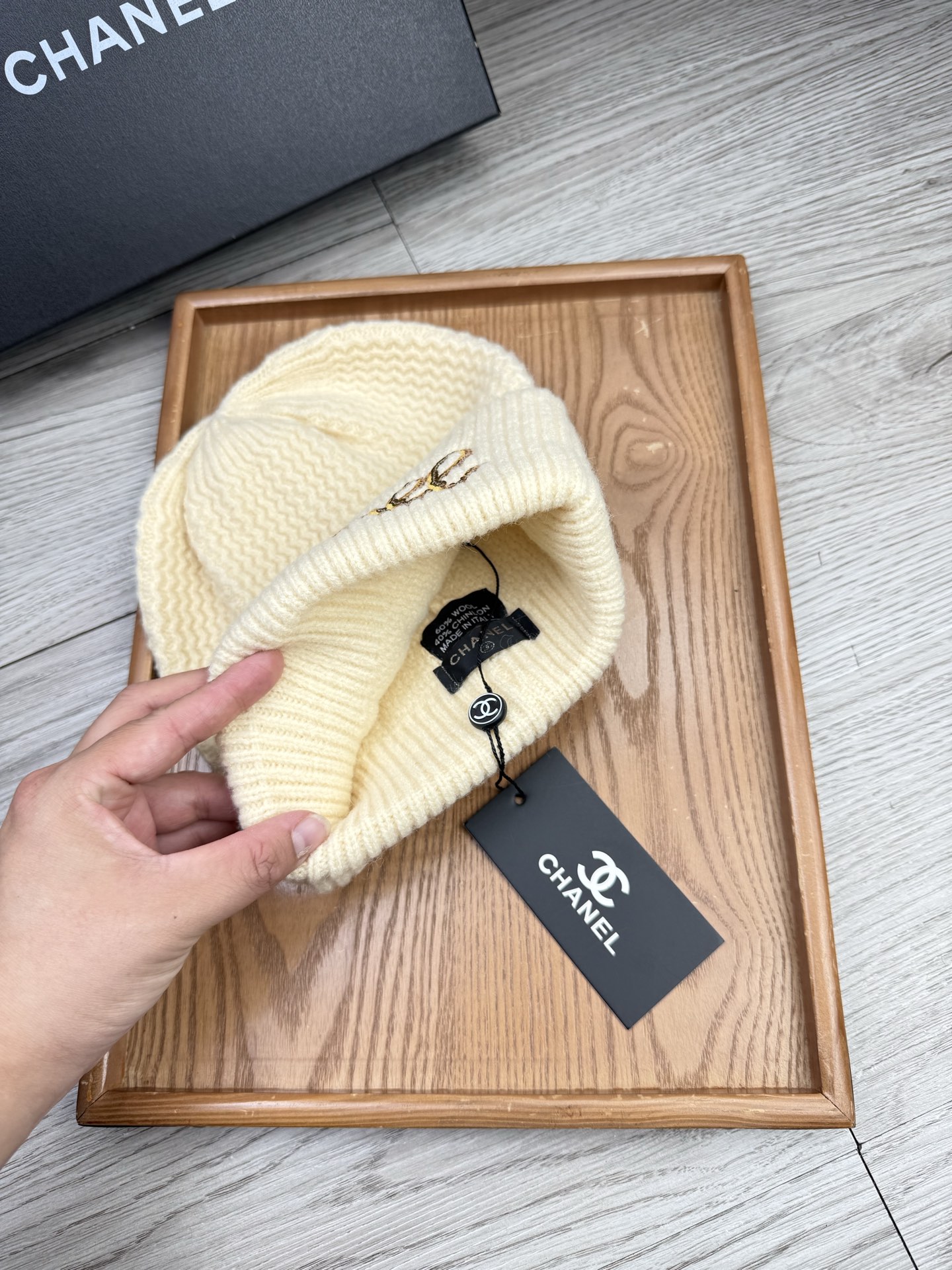 。C家。福利！【细羊毛针织单帽】新款上架，特别实惠的一个系列帽子，面料：细毛线。密度紧致！毛线针织面料手