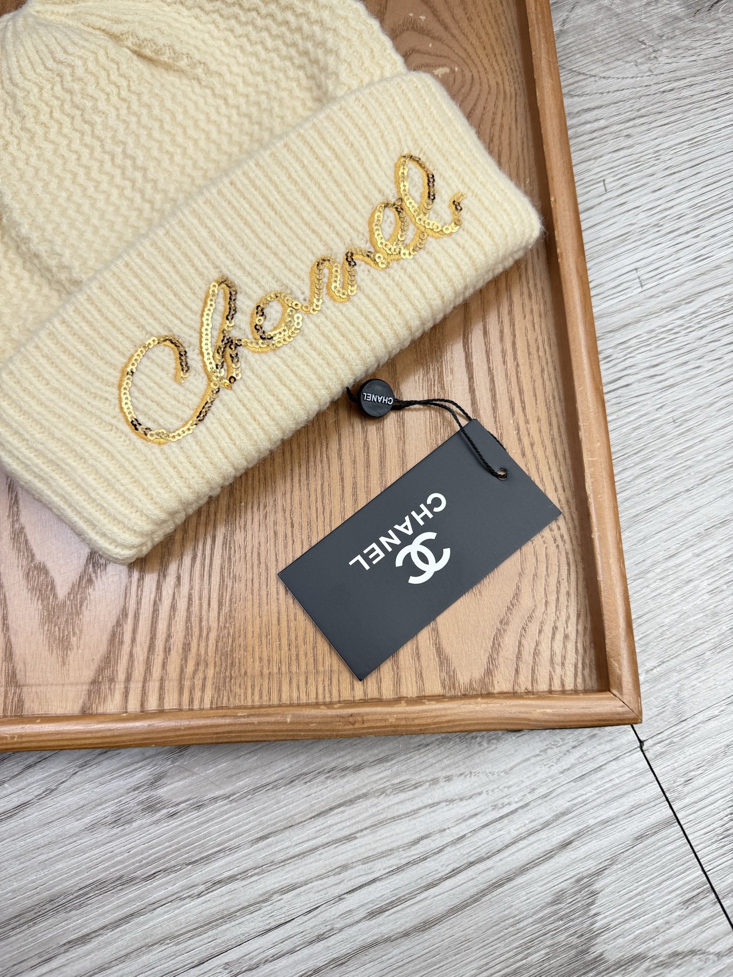 。C家。福利！【细羊毛针织单帽】新款上架，特别实惠的一个系列帽子，面料：细毛线。密度紧致！毛线针织面料手