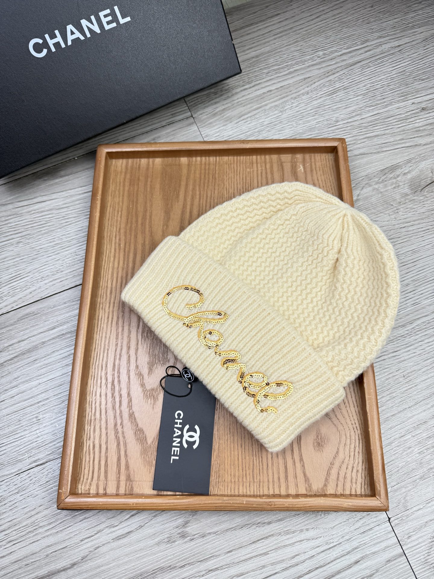 。C家。福利！【细羊毛针织单帽】新款上架，特别实惠的一个系列帽子，面料：细毛线。密度紧致！毛线针织面料手