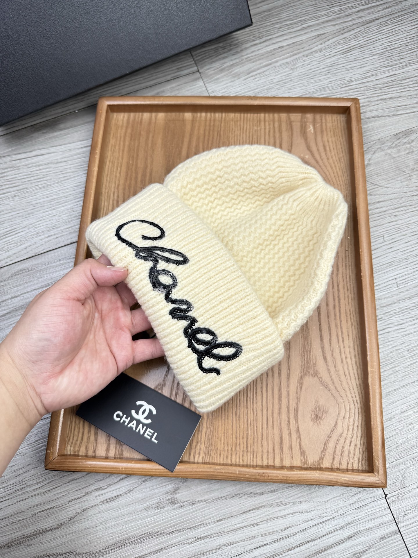 。C家。福利！【细羊毛针织单帽】新款上架，特别实惠的一个系列帽子，面料：细毛线。密度紧致！毛线针织面料手