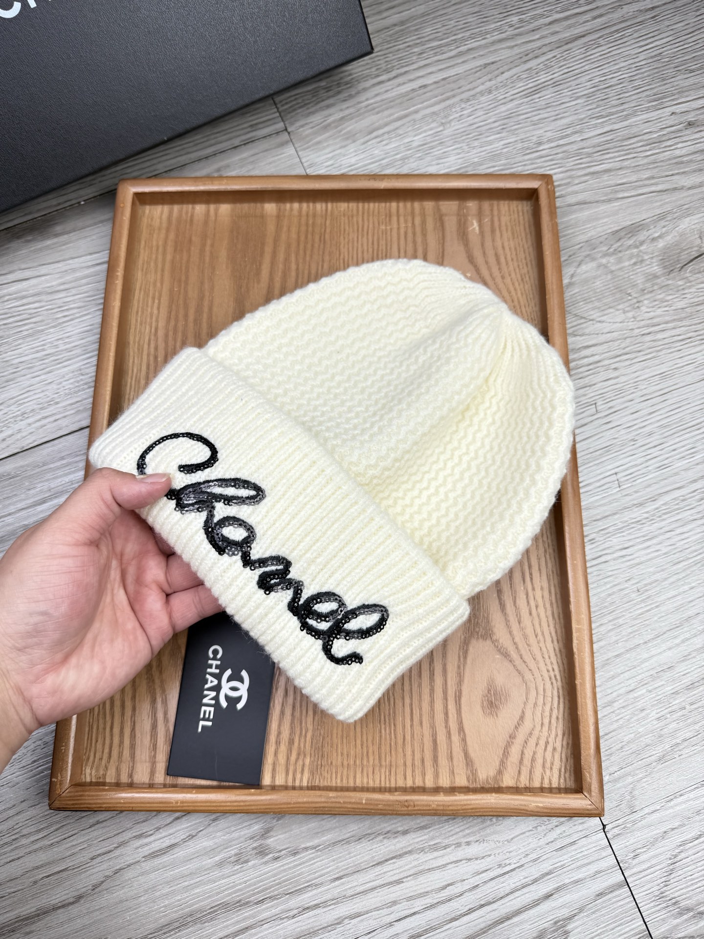 。C家。福利！【细羊毛针织单帽】新款上架，特别实惠的一个系列帽子，面料：细毛线。密度紧致！毛线针织面料手