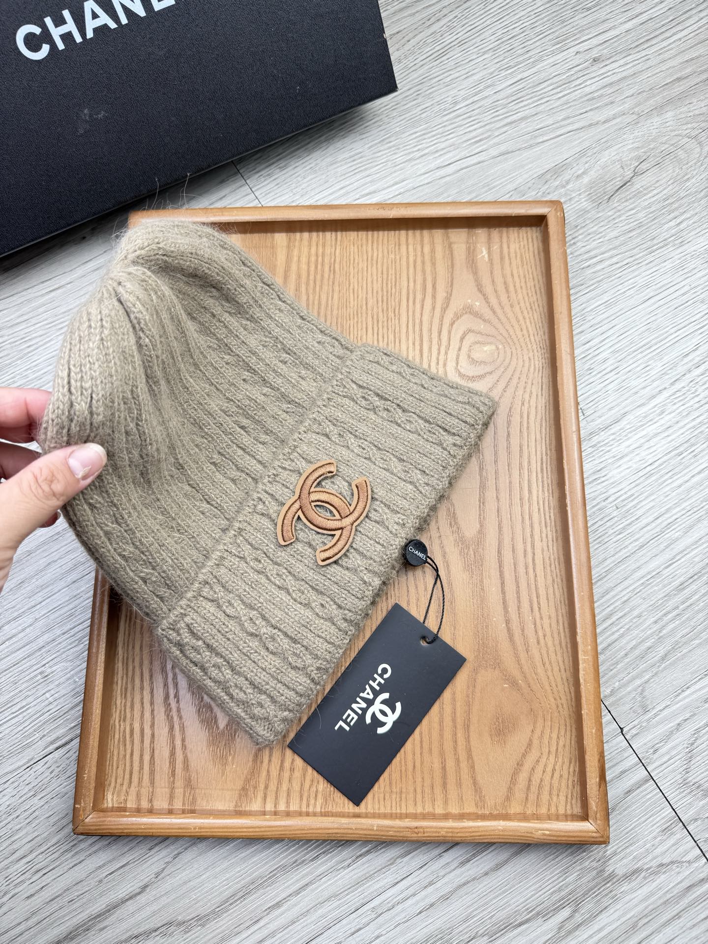 。C家。福利！【细毛线针织单帽】新款上架，特别实惠的一个系列帽子，面料：细毛线。密度紧致！毛线针织面料手