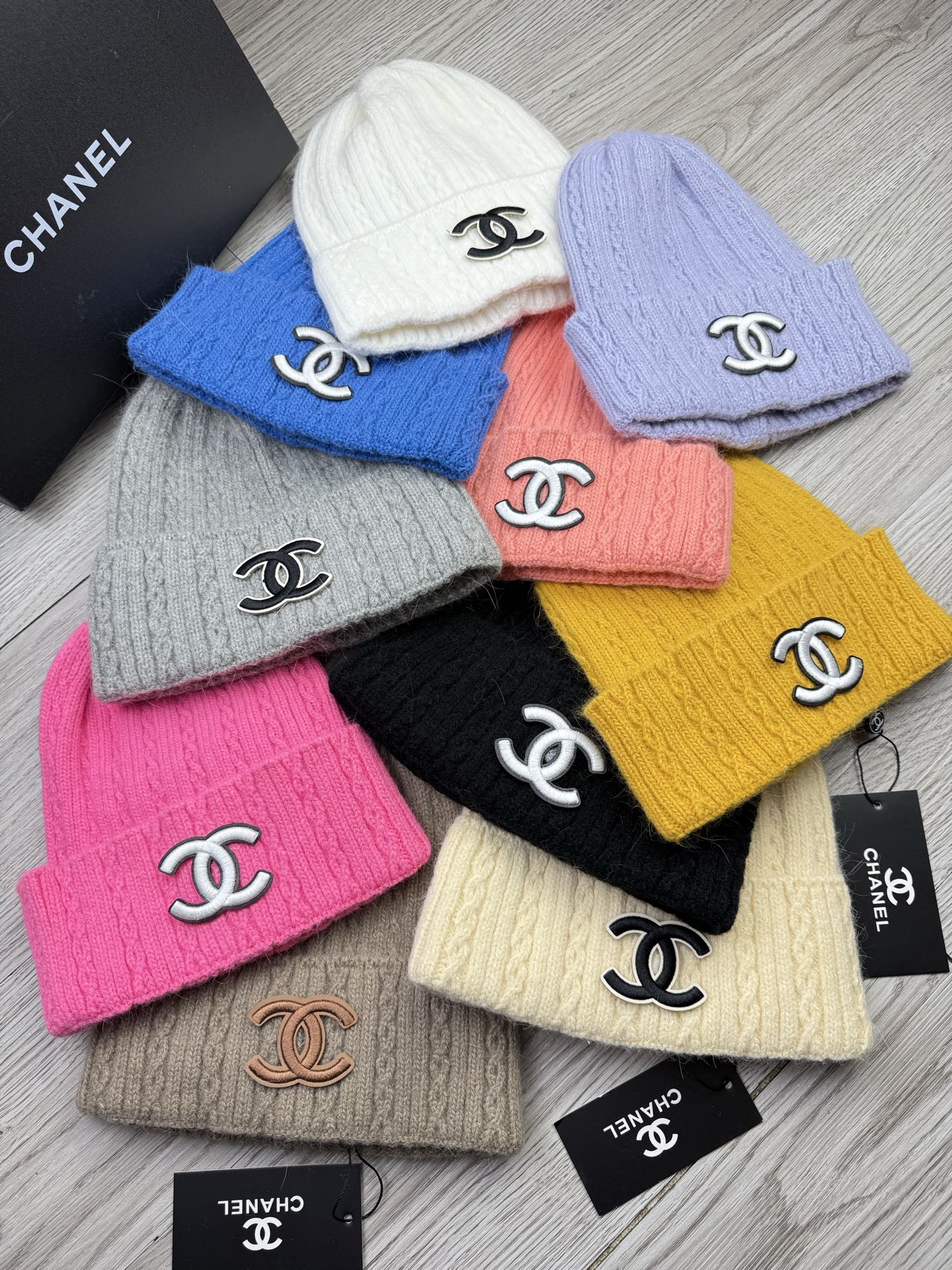 。C家。福利！【细毛线针织单帽】新款上架，特别实惠的一个系列帽子，面料：细毛线。密度紧致！毛线针织面料手