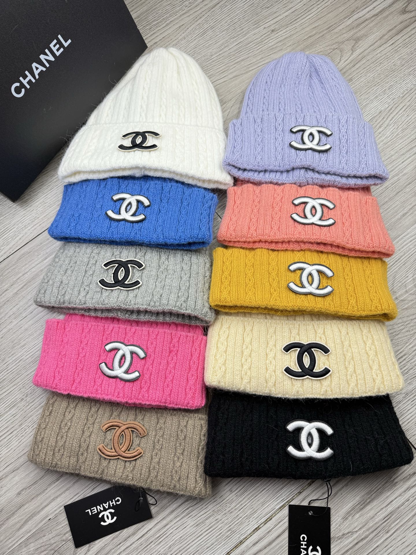 。C家。福利！【细毛线针织单帽】新款上架，特别实惠的一个系列帽子，面料：细毛线。密度紧致！毛线针织面料手