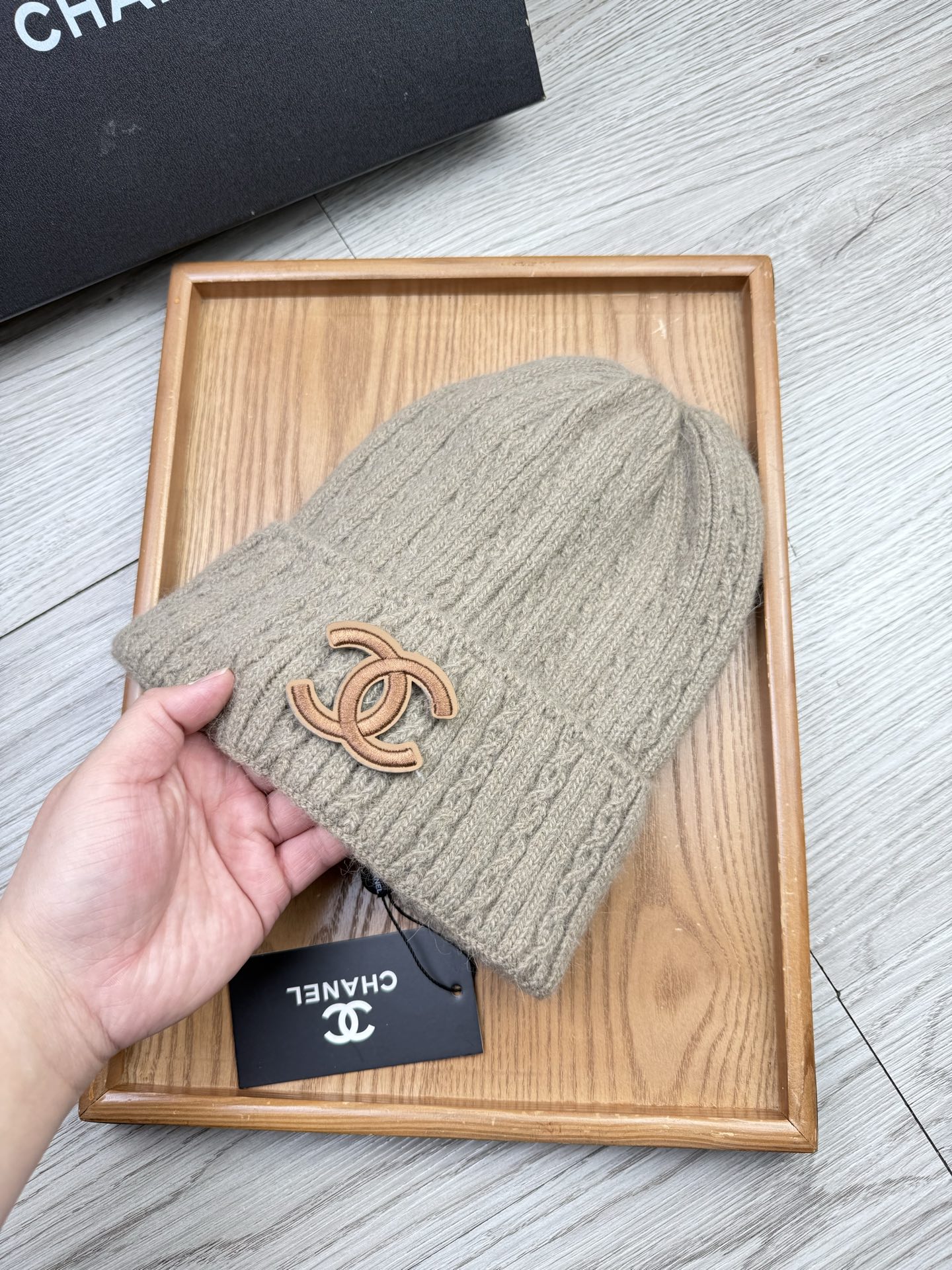 。C家。福利！【细毛线针织单帽】新款上架，特别实惠的一个系列帽子，面料：细毛线。密度紧致！毛线针织面料手