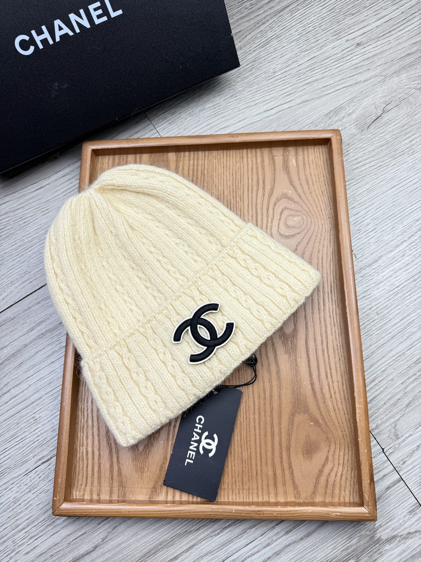 。C家。福利！【细毛线针织单帽】新款上架，特别实惠的一个系列帽子，面料：细毛线。密度紧致！毛线针织面料手