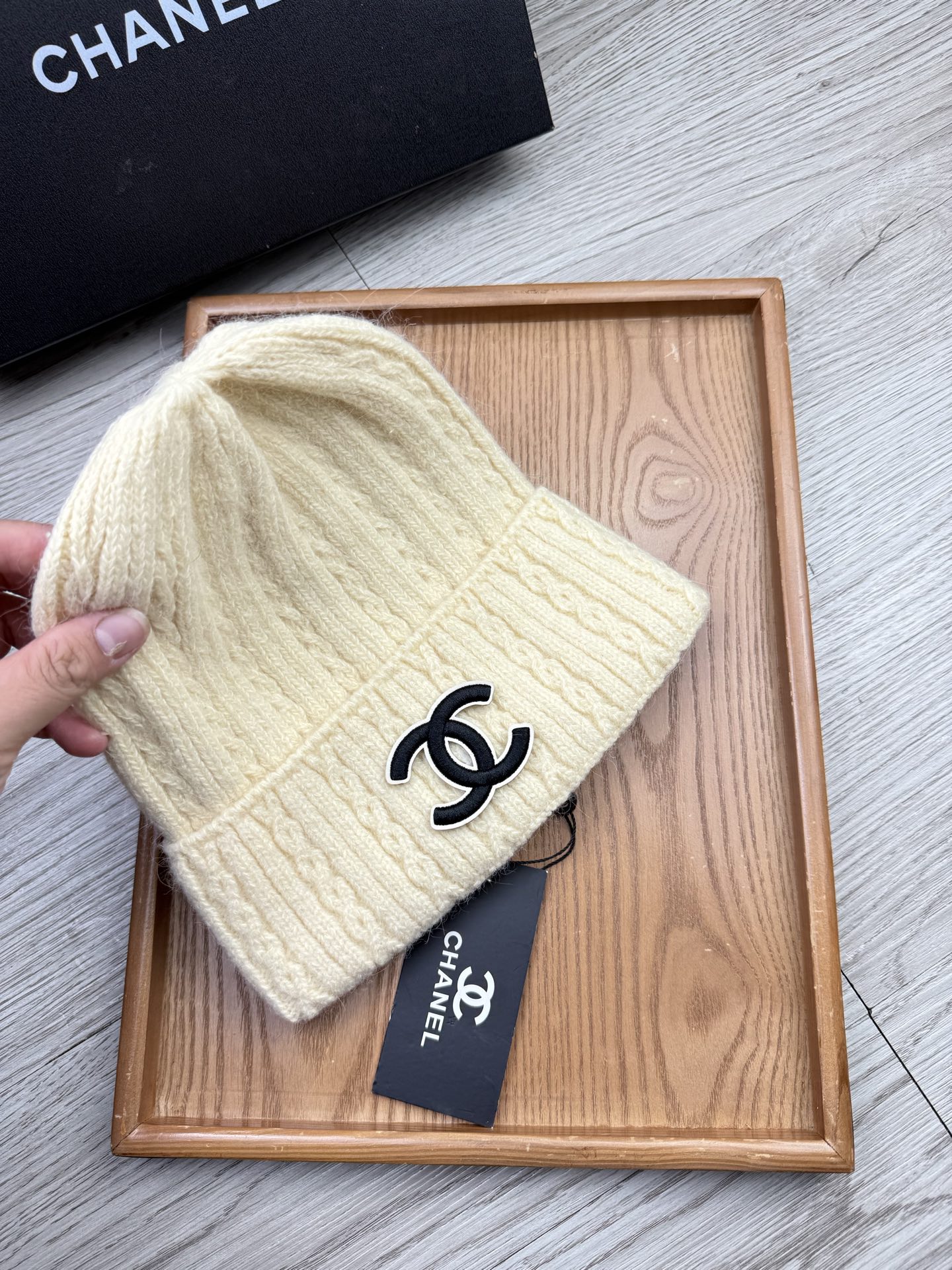 。C家。福利！【细毛线针织单帽】新款上架，特别实惠的一个系列帽子，面料：细毛线。密度紧致！毛线针织面料手