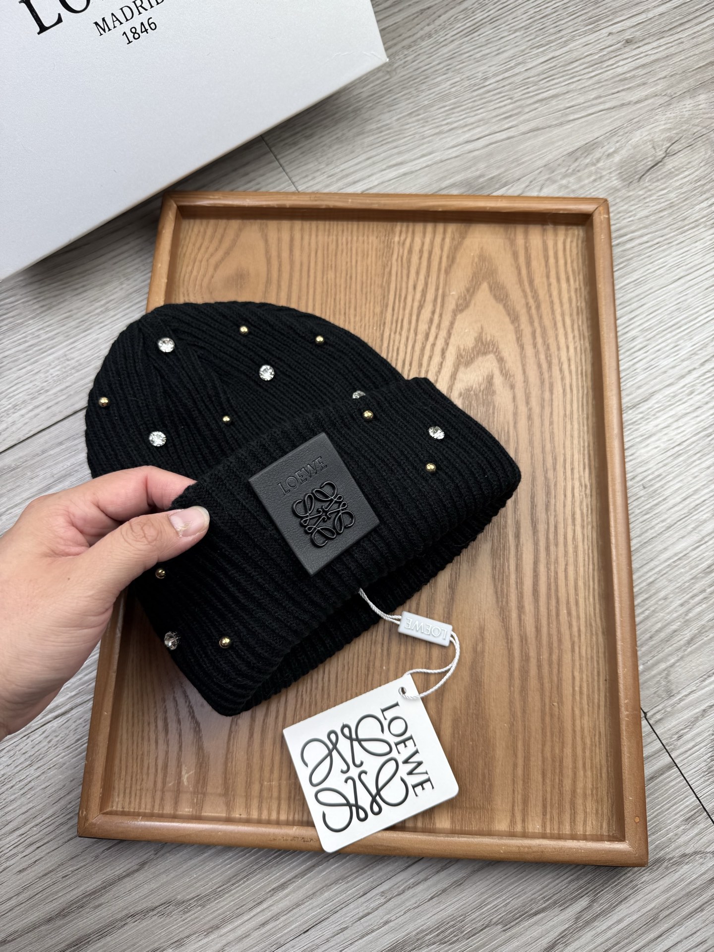 。Loewe。福利！【细毛线针织单帽】新款上架，特别实惠的一个系列帽子，面料：细毛线。密度紧致！毛线针织