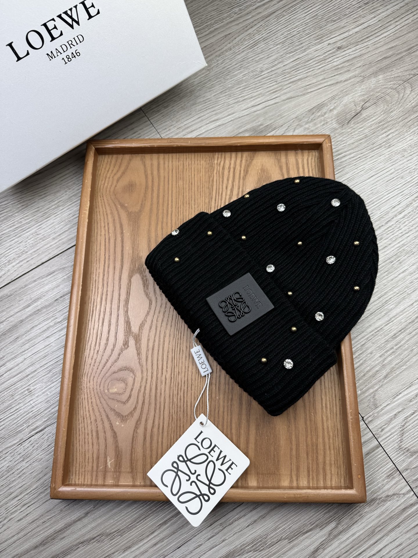 。Loewe。福利！【细毛线针织单帽】新款上架，特别实惠的一个系列帽子，面料：细毛线。密度紧致！毛线针织