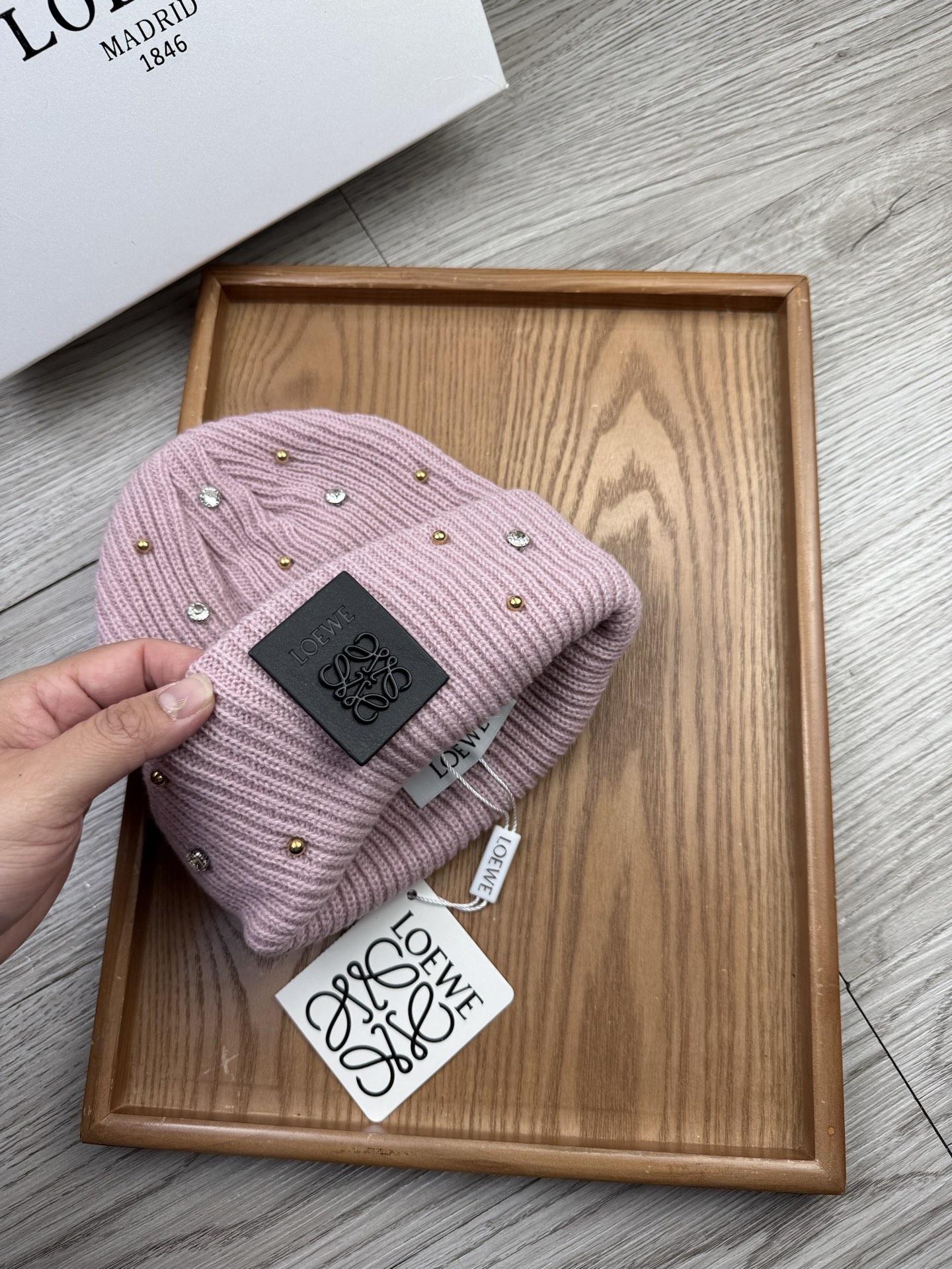 。Loewe。福利！【细毛线针织单帽】新款上架，特别实惠的一个系列帽子，面料：细毛线。密度紧致！毛线针织