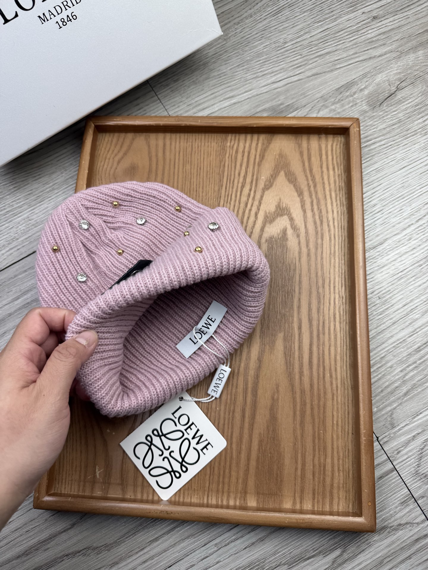 。Loewe。福利！【细毛线针织单帽】新款上架，特别实惠的一个系列帽子，面料：细毛线。密度紧致！毛线针织