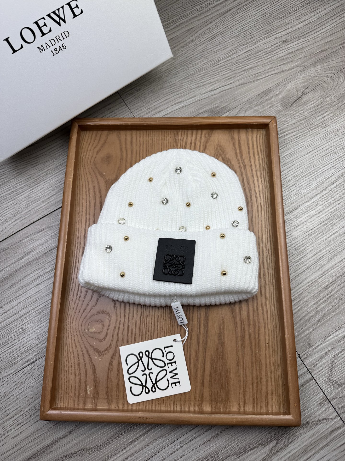 。Loewe。福利！【细毛线针织单帽】新款上架，特别实惠的一个系列帽子，面料：细毛线。密度紧致！毛线针织