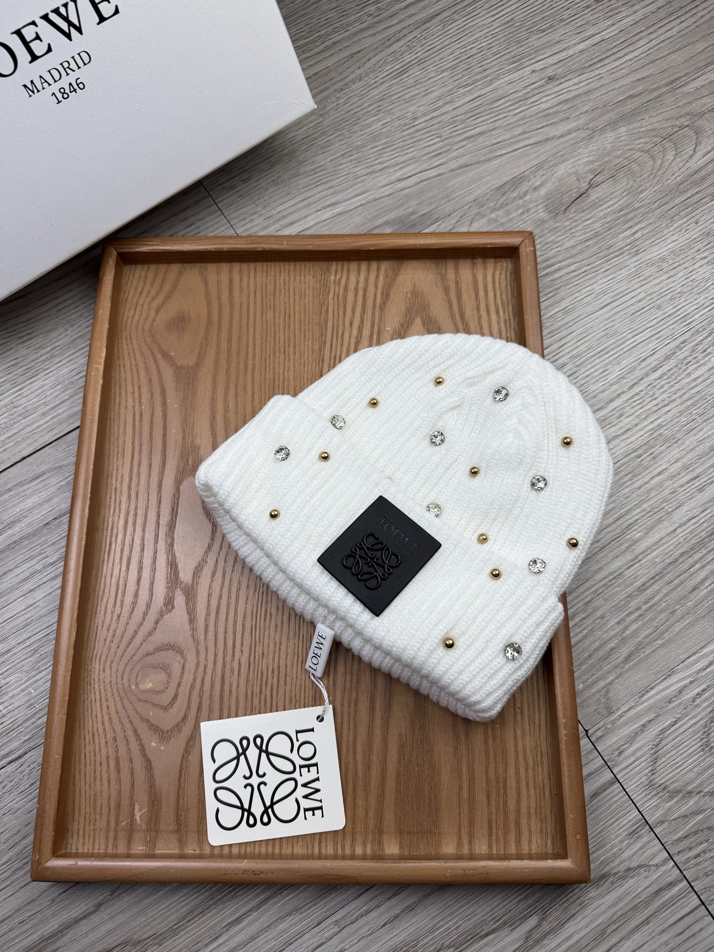 。Loewe。福利！【细毛线针织单帽】新款上架，特别实惠的一个系列帽子，面料：细毛线。密度紧致！毛线针织