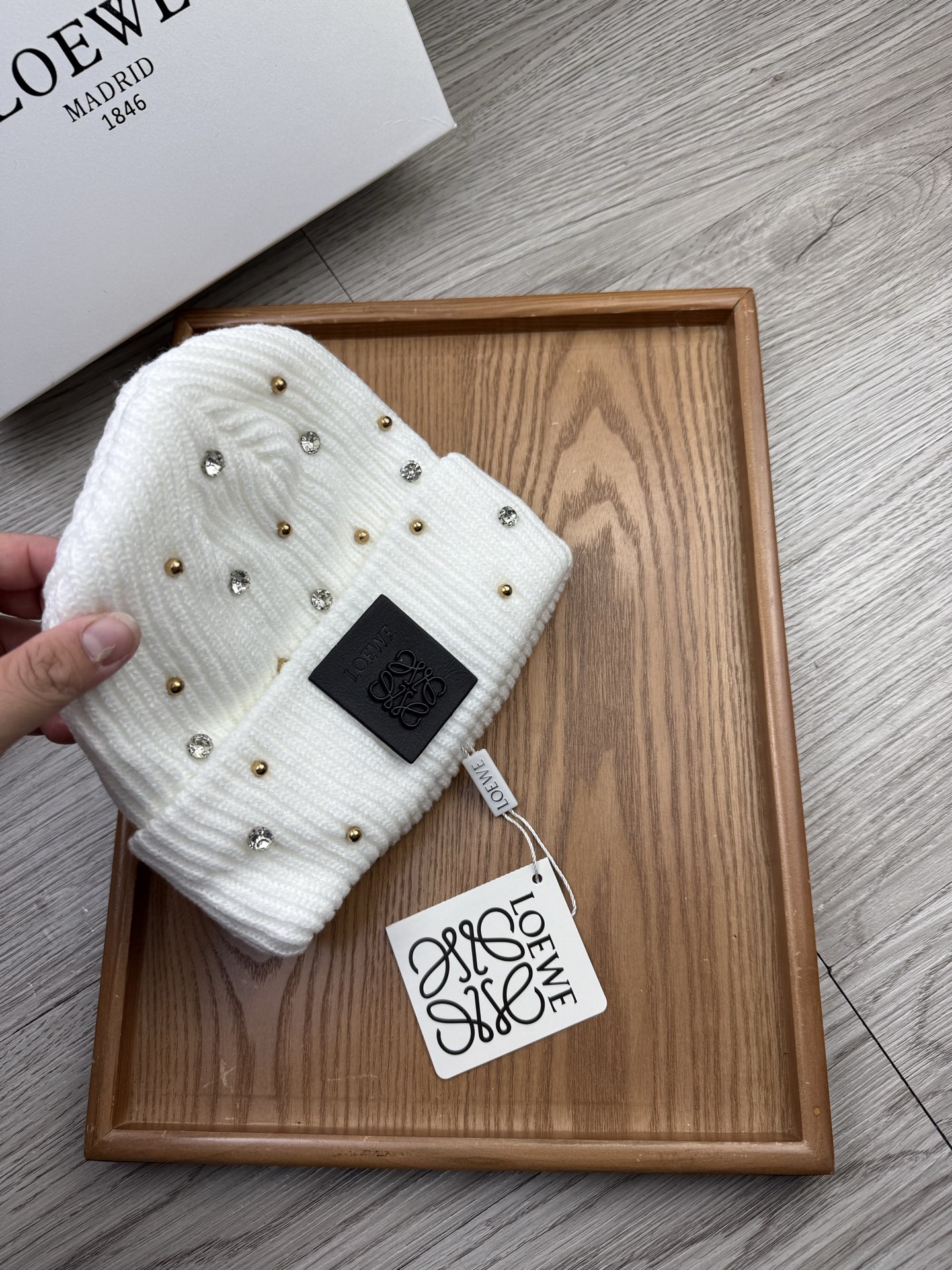 。Loewe。福利！【细毛线针织单帽】新款上架，特别实惠的一个系列帽子，面料：细毛线。密度紧致！毛线针织