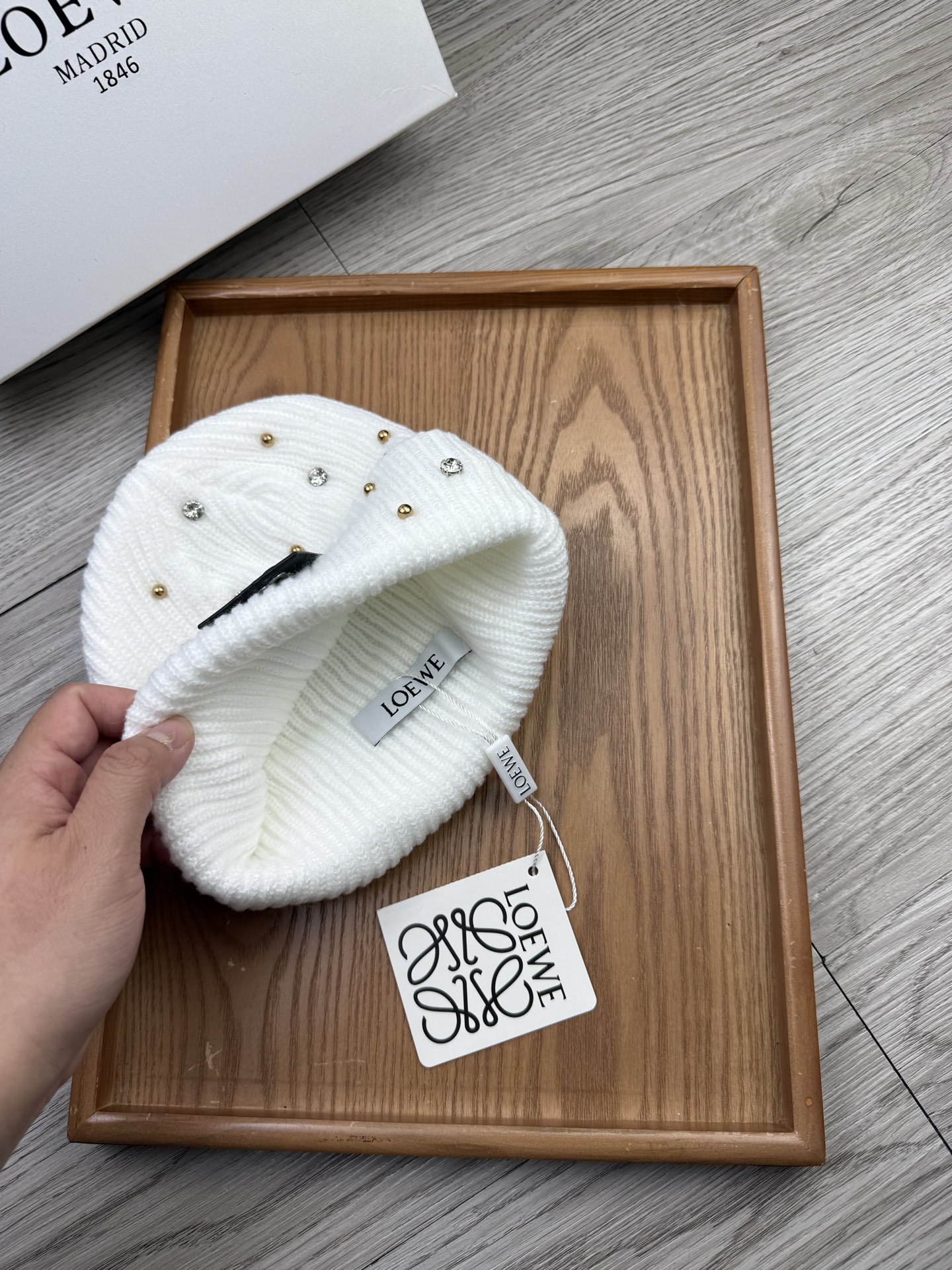 。Loewe。福利！【细毛线针织单帽】新款上架，特别实惠的一个系列帽子，面料：细毛线。密度紧致！毛线针织