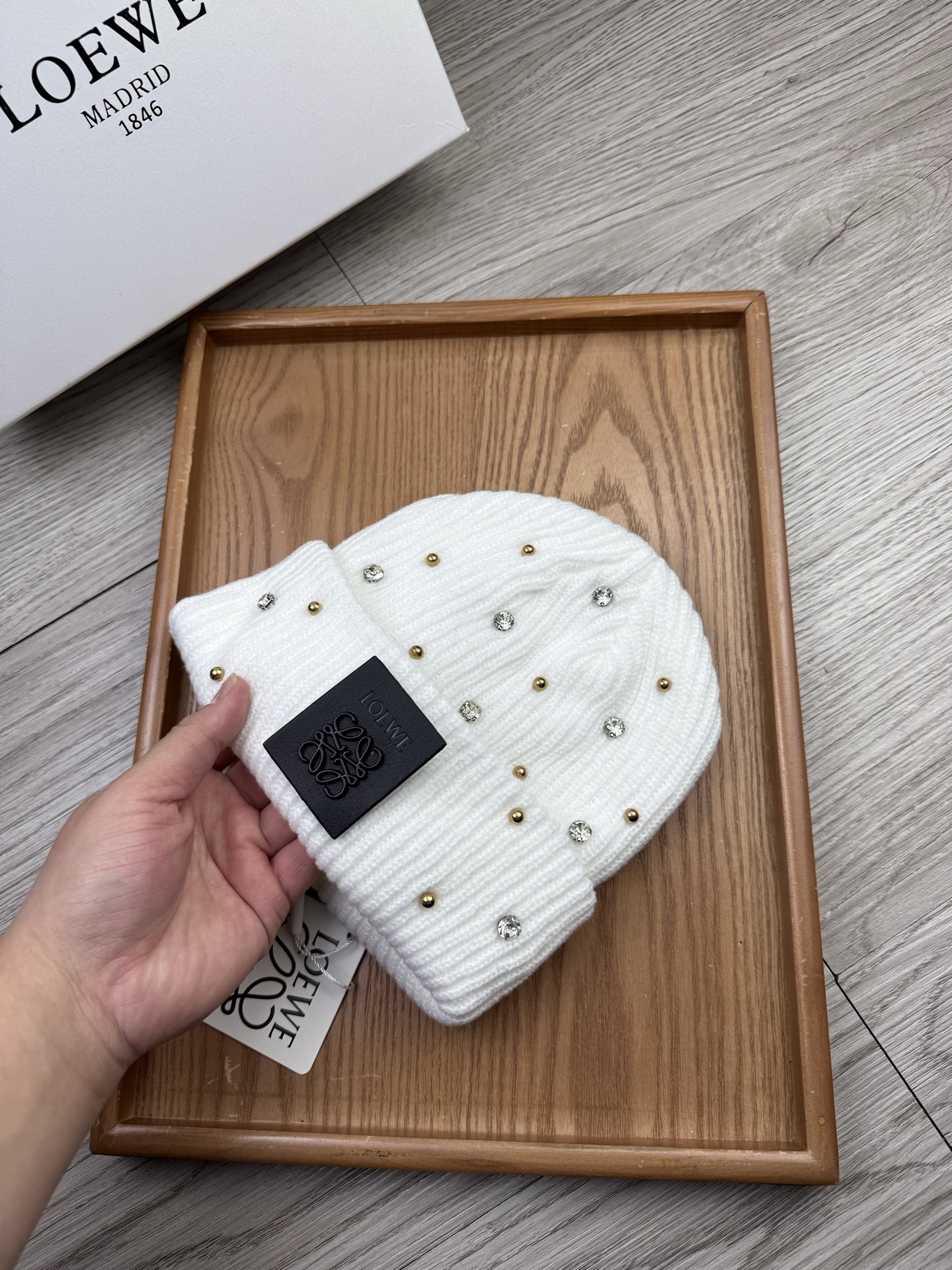 。Loewe。福利！【细毛线针织单帽】新款上架，特别实惠的一个系列帽子，面料：细毛线。密度紧致！毛线针织