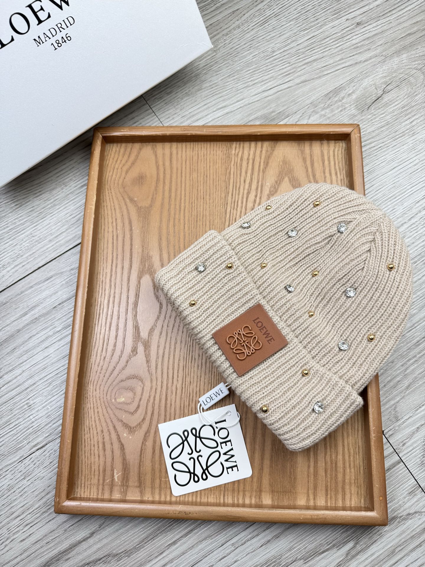 。Loewe。福利！【细毛线针织单帽】新款上架，特别实惠的一个系列帽子，面料：细毛线。密度紧致！毛线针织