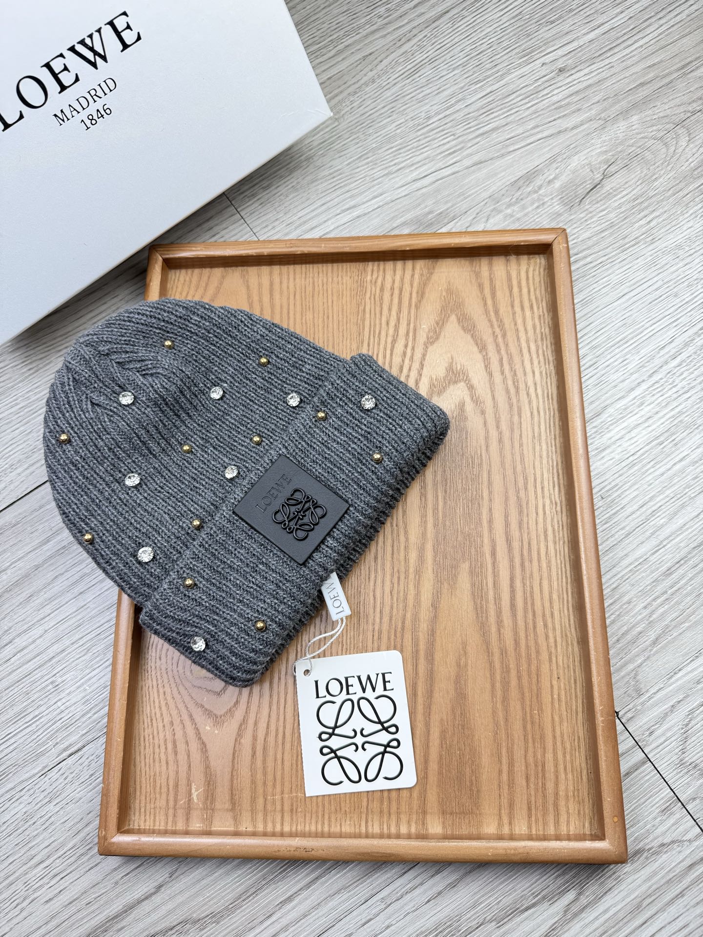 。Loewe。福利！【细毛线针织单帽】新款上架，特别实惠的一个系列帽子，面料：细毛线。密度紧致！毛线针织