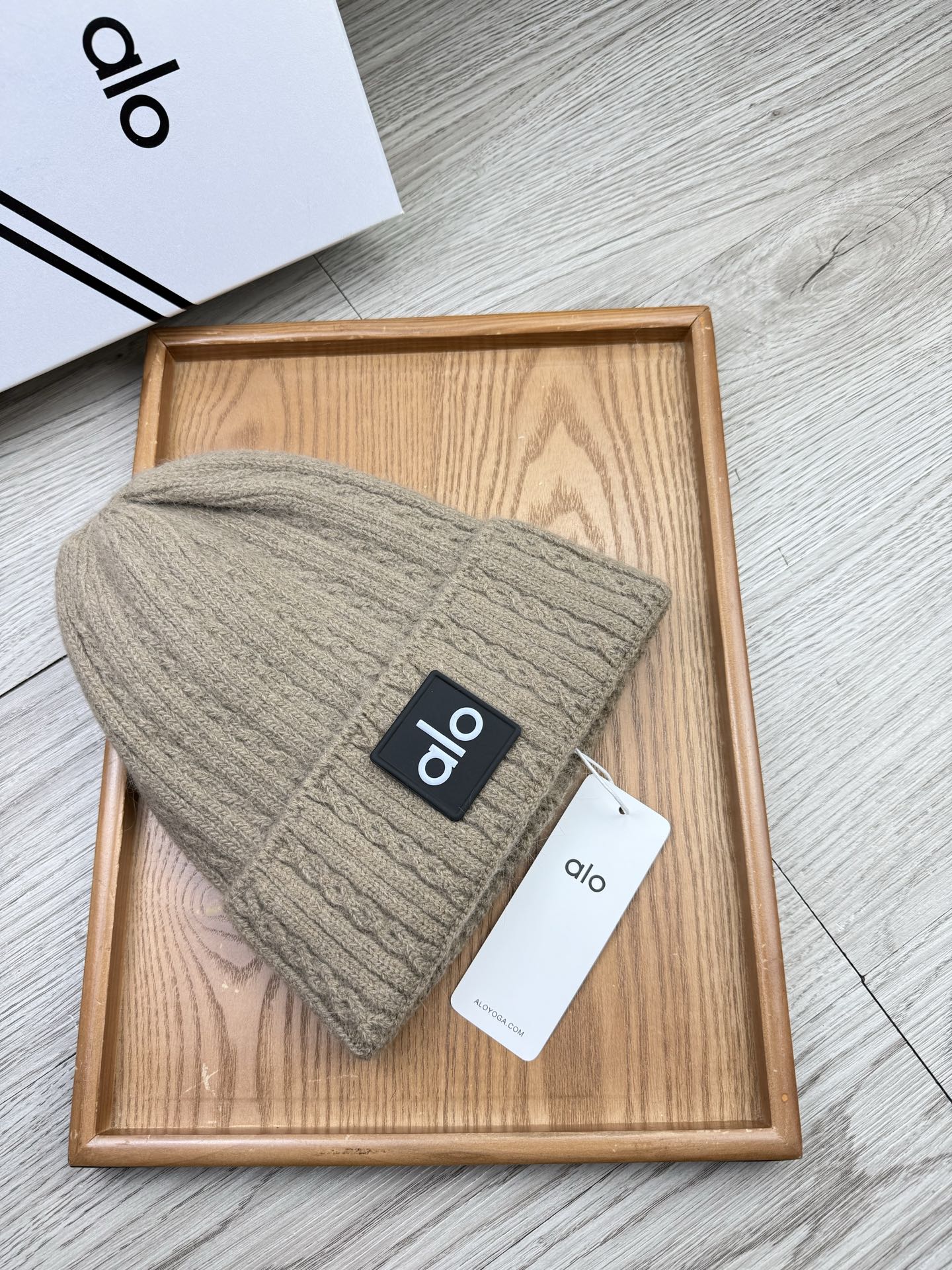 。AL0。福利！【细毛线针织单帽】新款上架，特别实惠的一个系列帽子，面料：细毛线。密度紧致！毛线针织面料